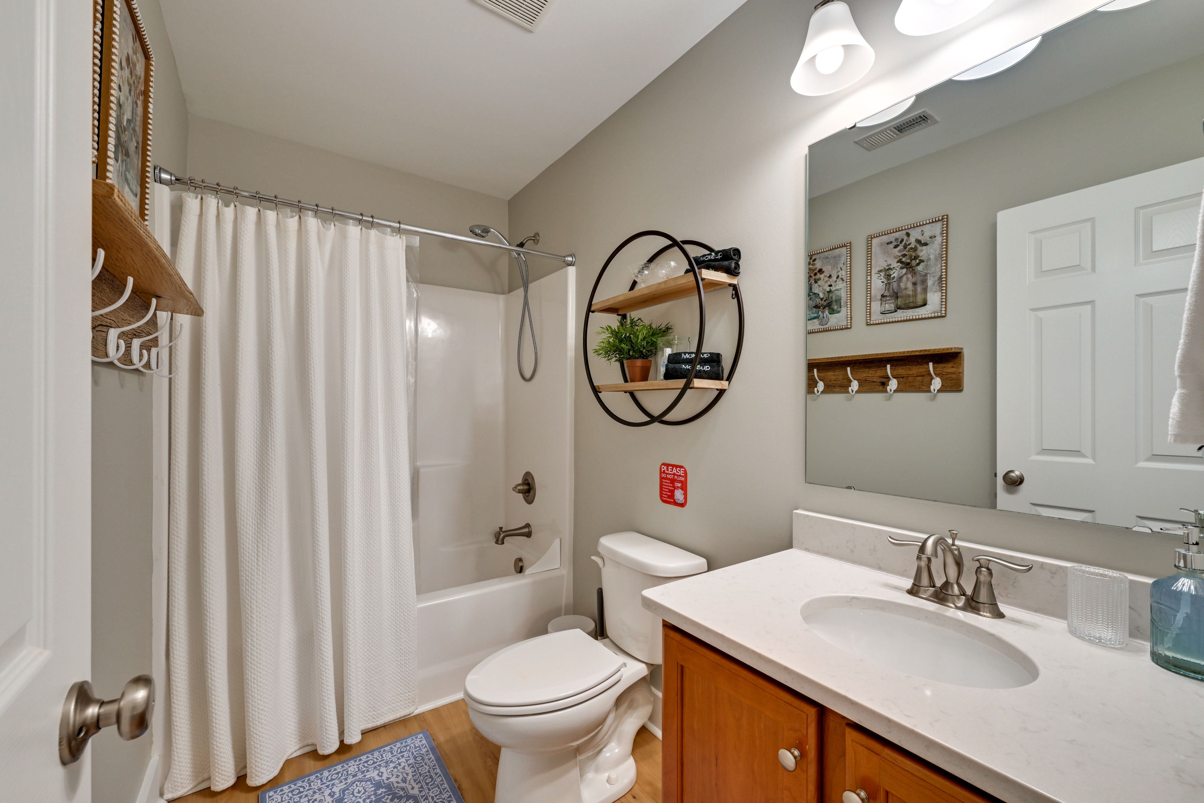 Full Bathroom | 2nd Floor