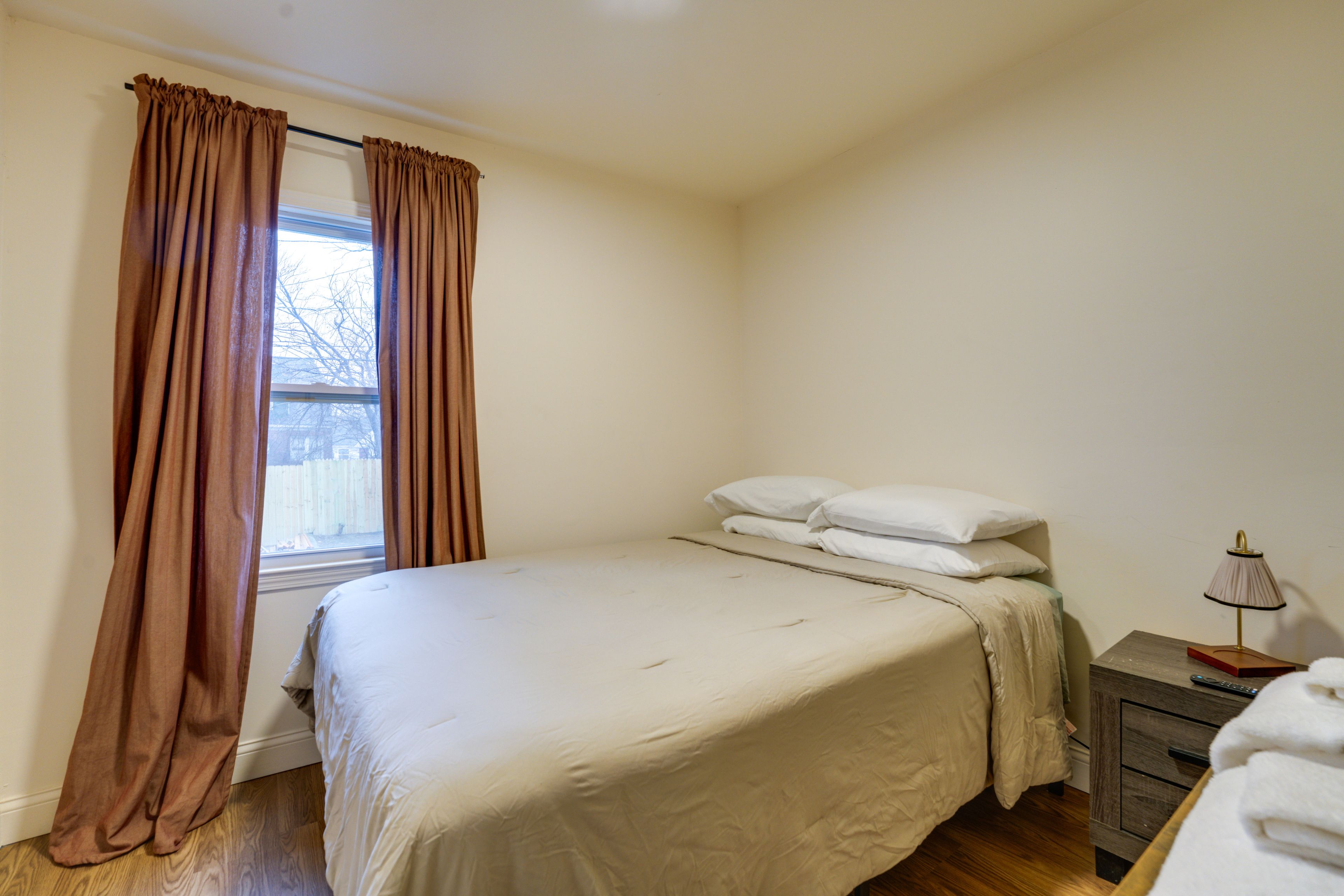 Bedroom 2 | Queen Bed | 1st Floor