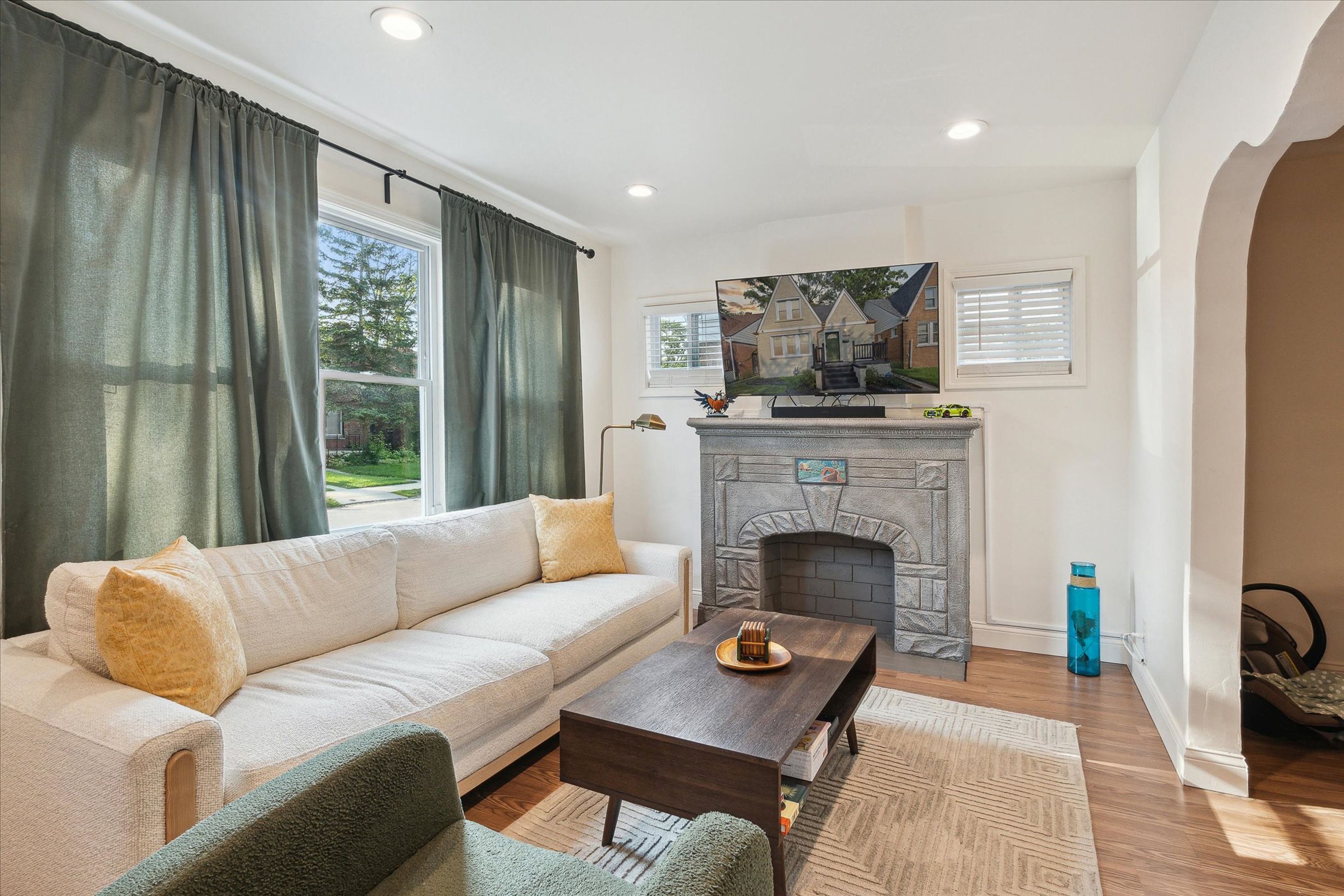 Detroit Vacation Rental | 4BR | 2BA | Steps Required | 1,326 Sq Ft