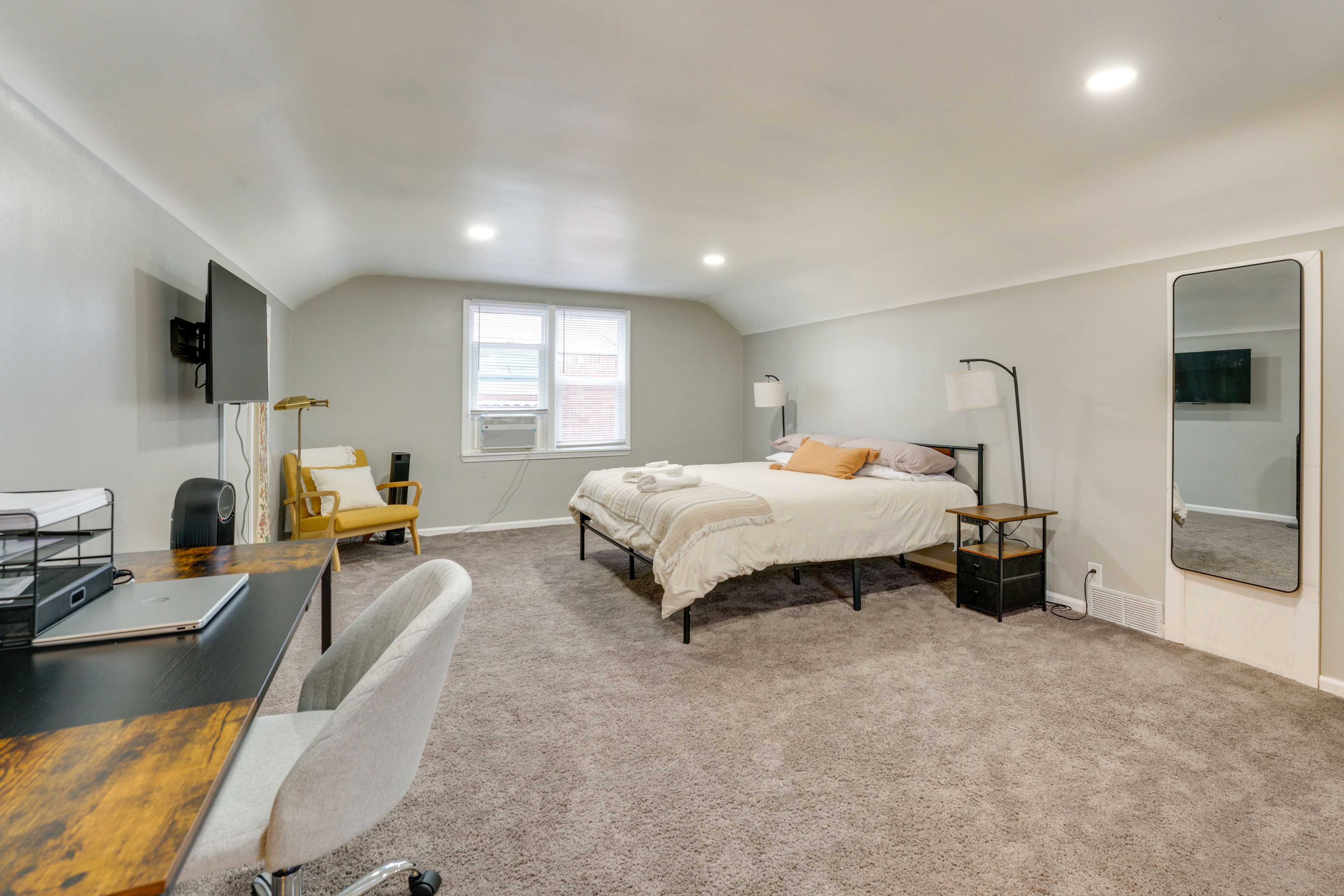 Bedroom 1 | King Bed | 2nd Floor