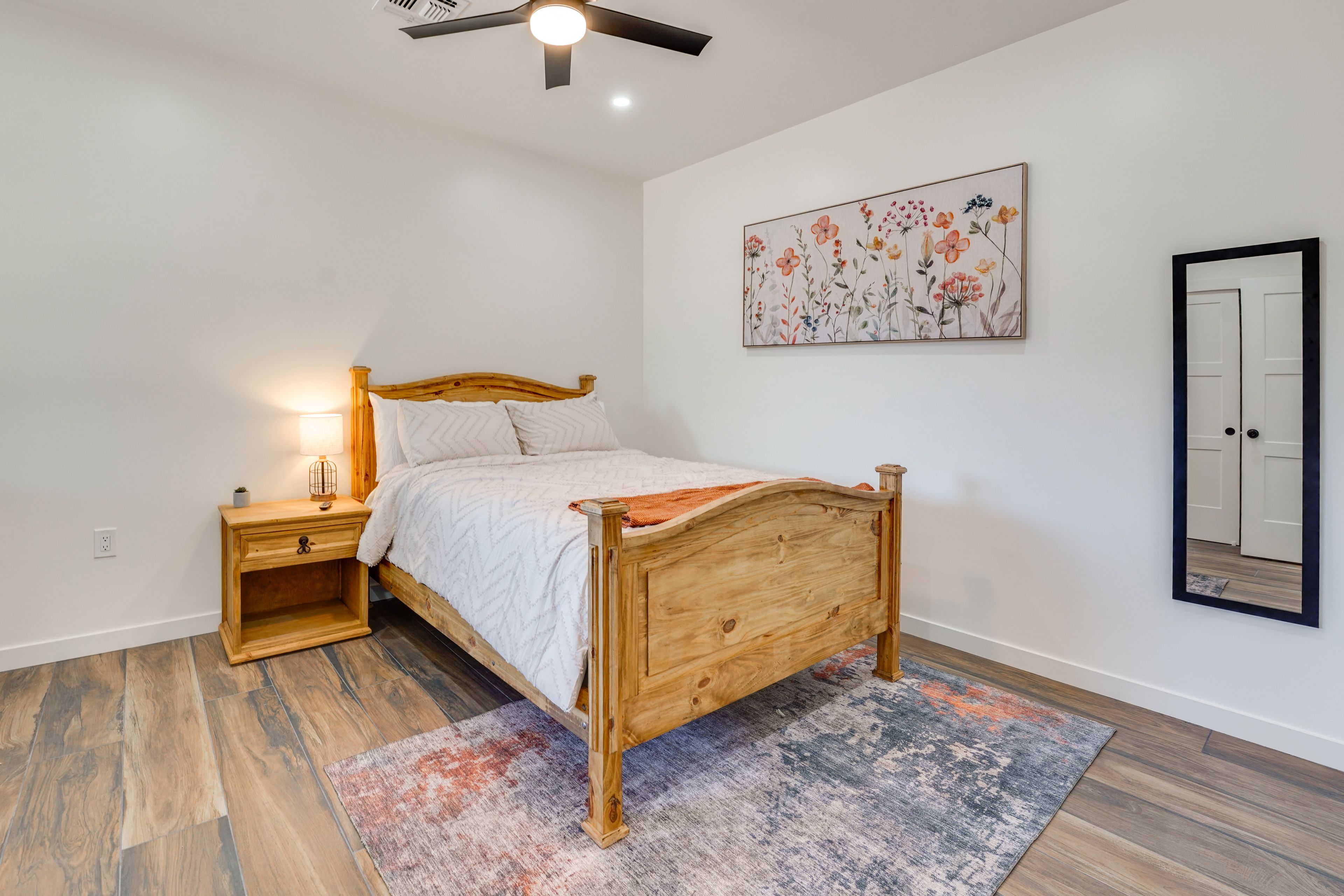 Bedroom 2 | Queen Bed | Smart TV