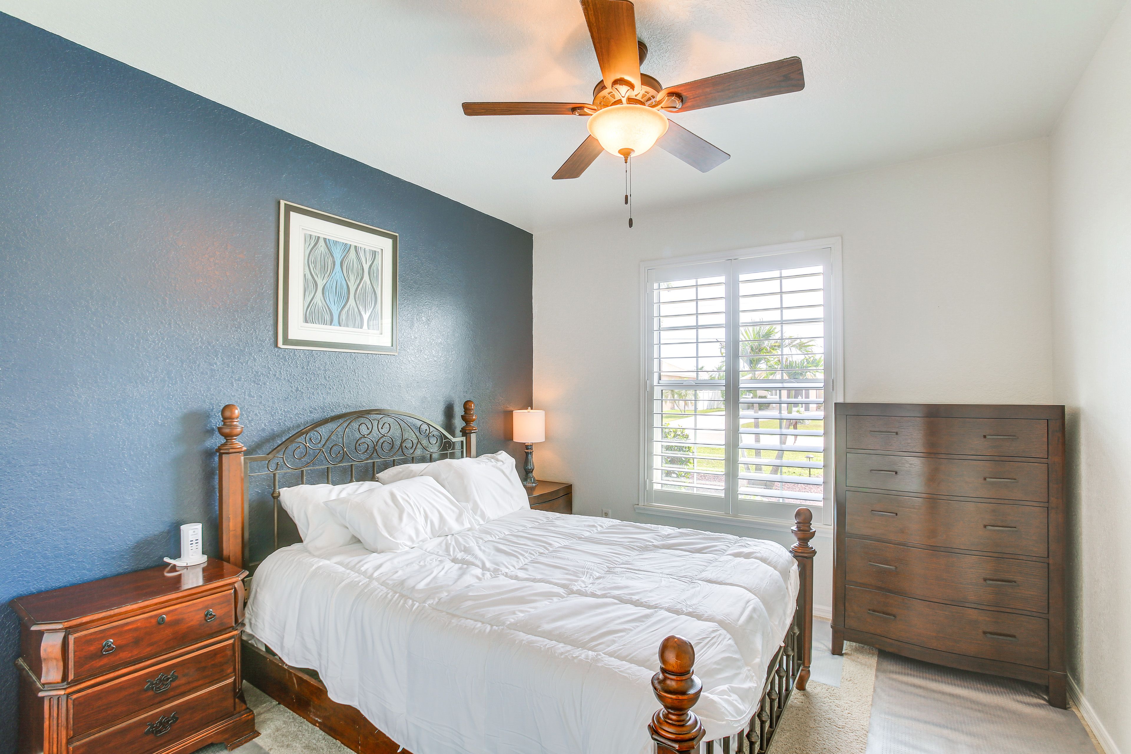 Bedroom 2 | Queen Bed