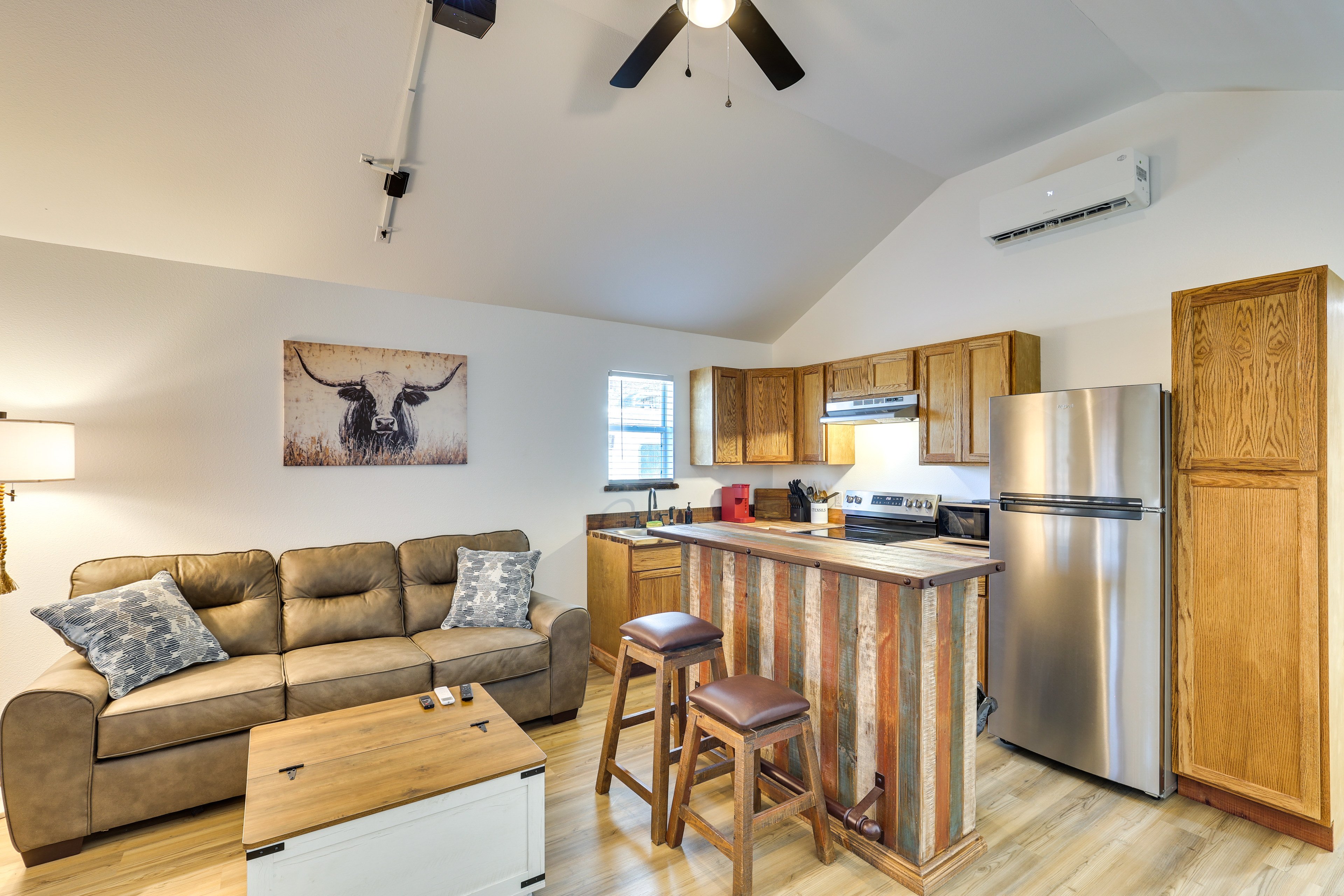 Joaquin Vacation Rental | 1BR | 1BA | 900 Sq Ft