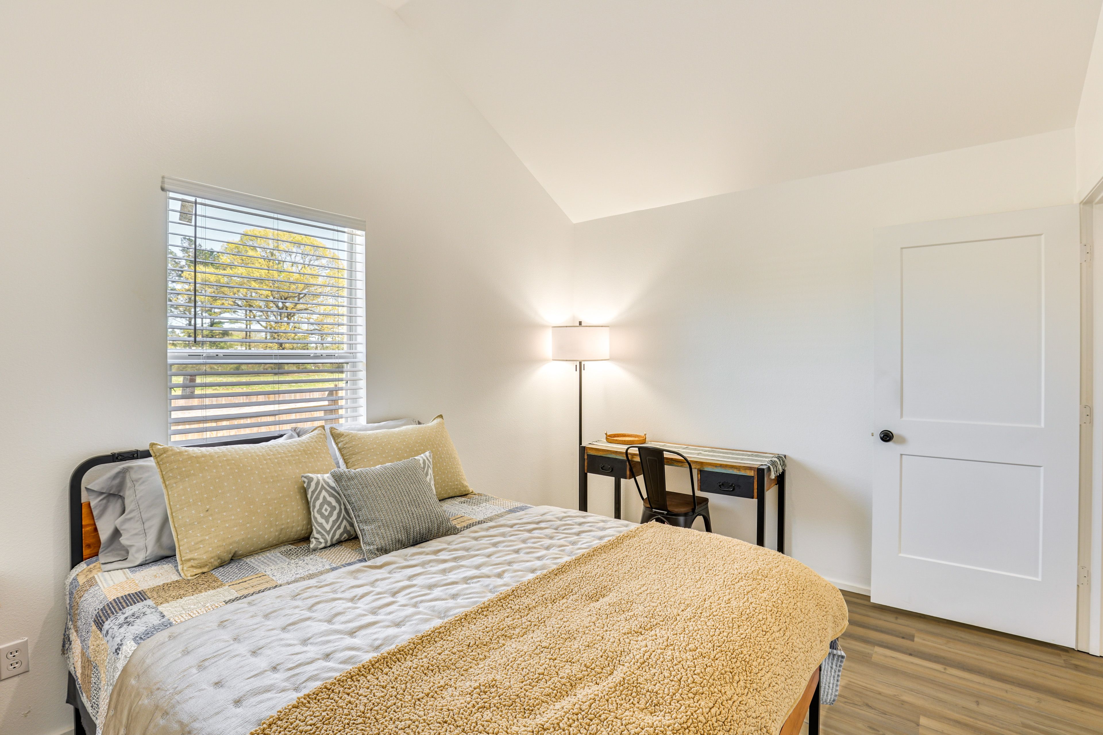 Bedroom | Queen Bed | Twin XL Rollaway Bed