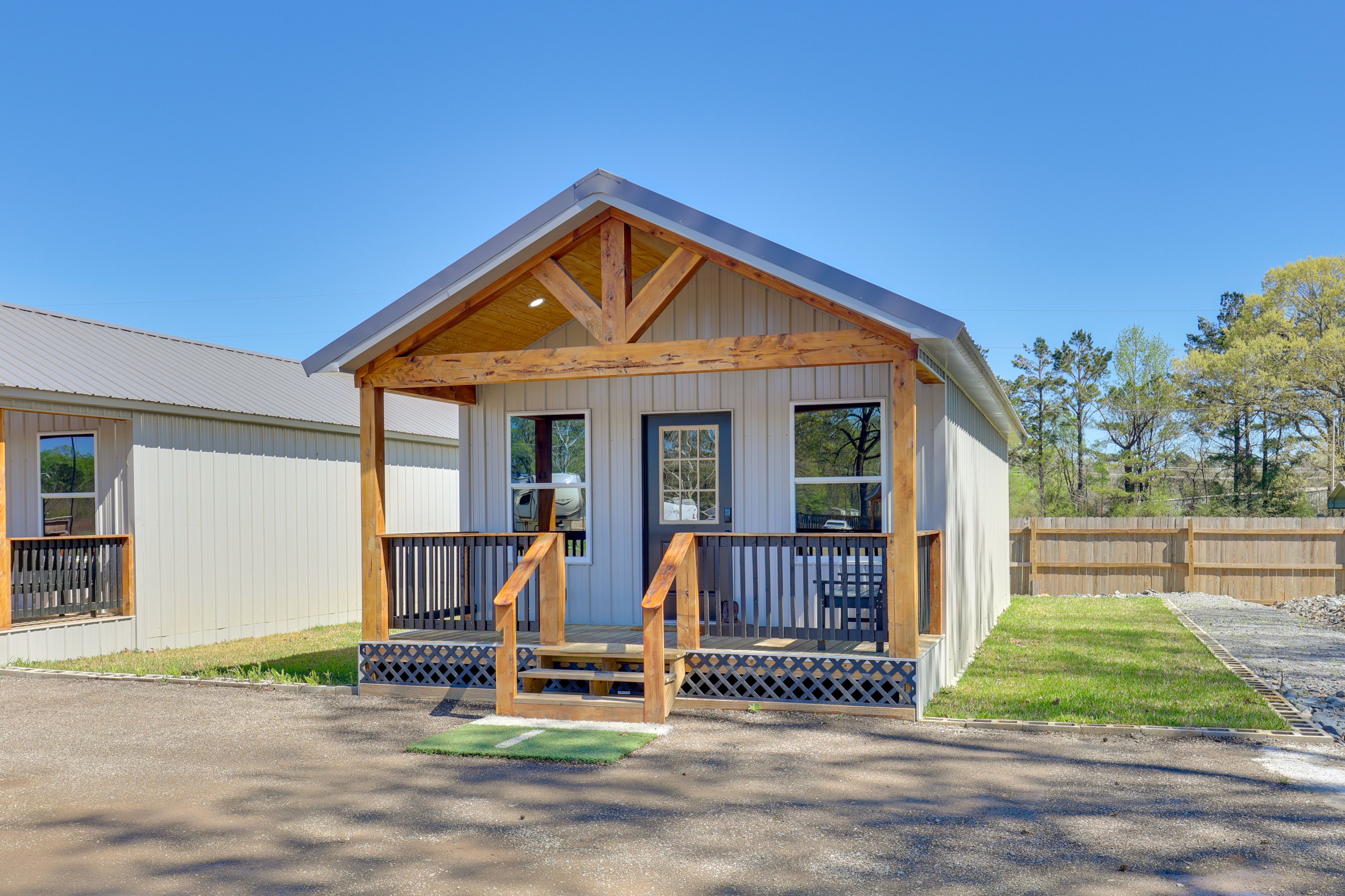 Joaquin Vacation Rental | 1BR | 1BA | 640 Sq Ft