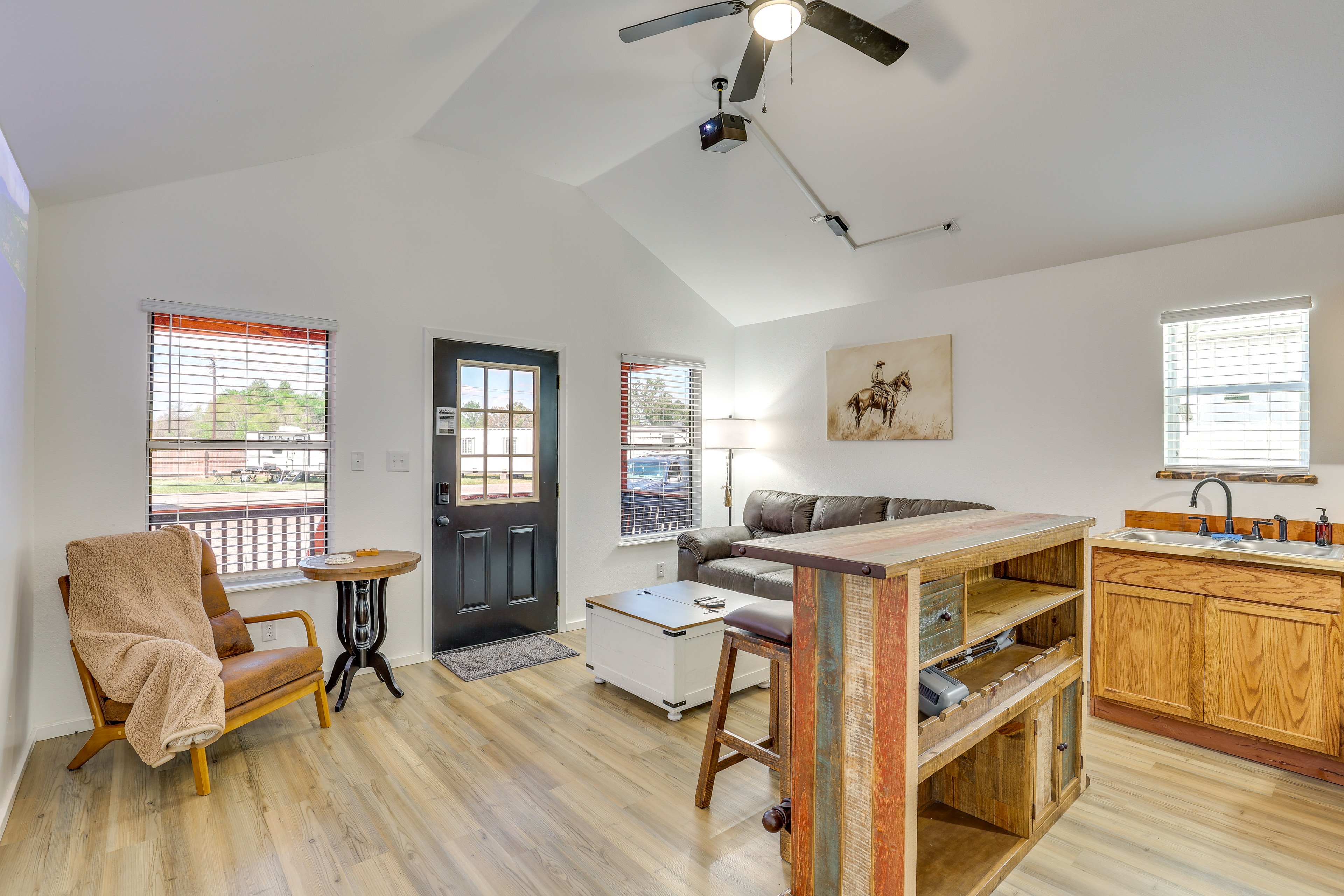 Joaquin Vacation Rental | 1BR | 1BA | 640 Sq Ft