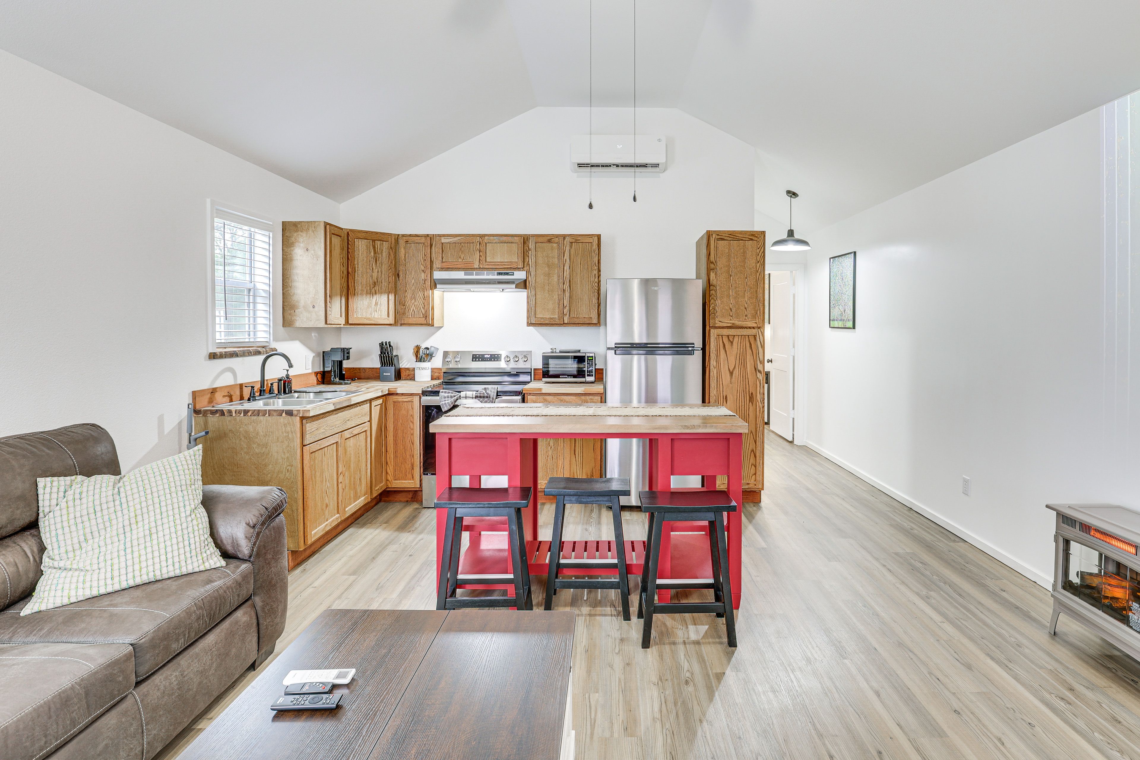 Kitchen | Ice Maker