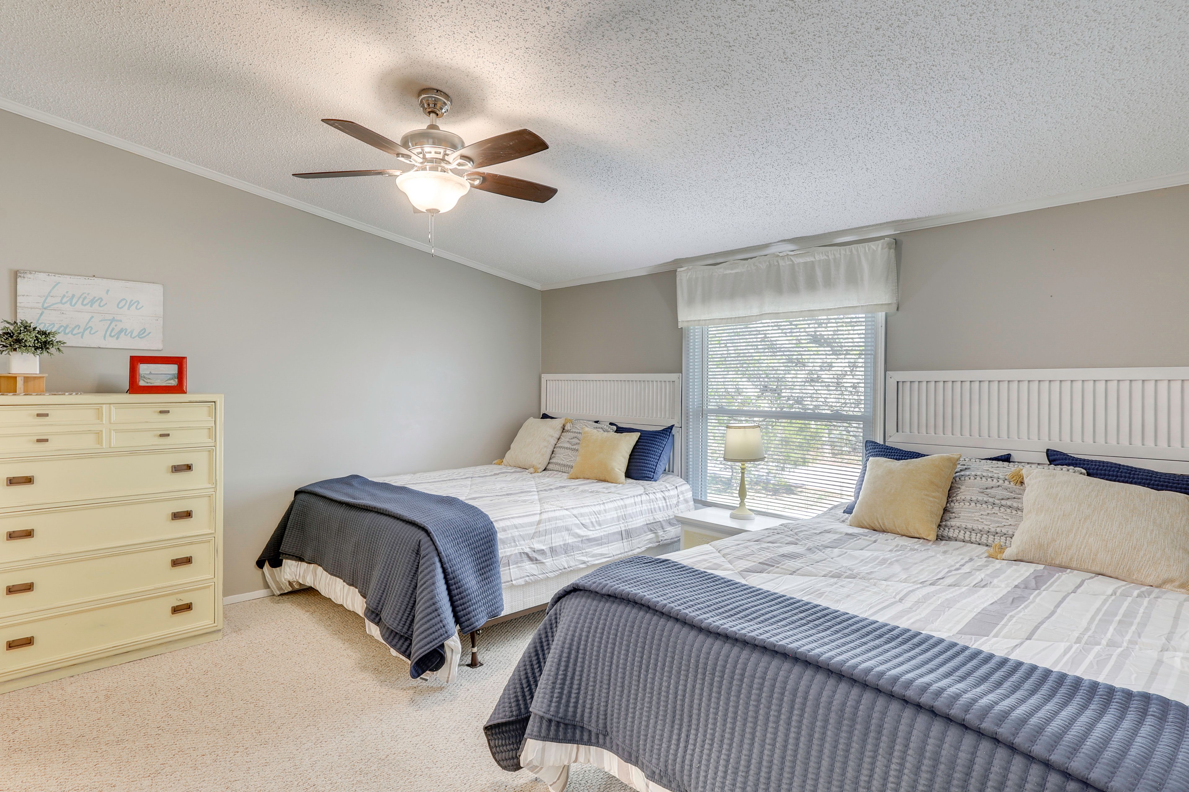 Bedroom 1 | 2 Queen Beds