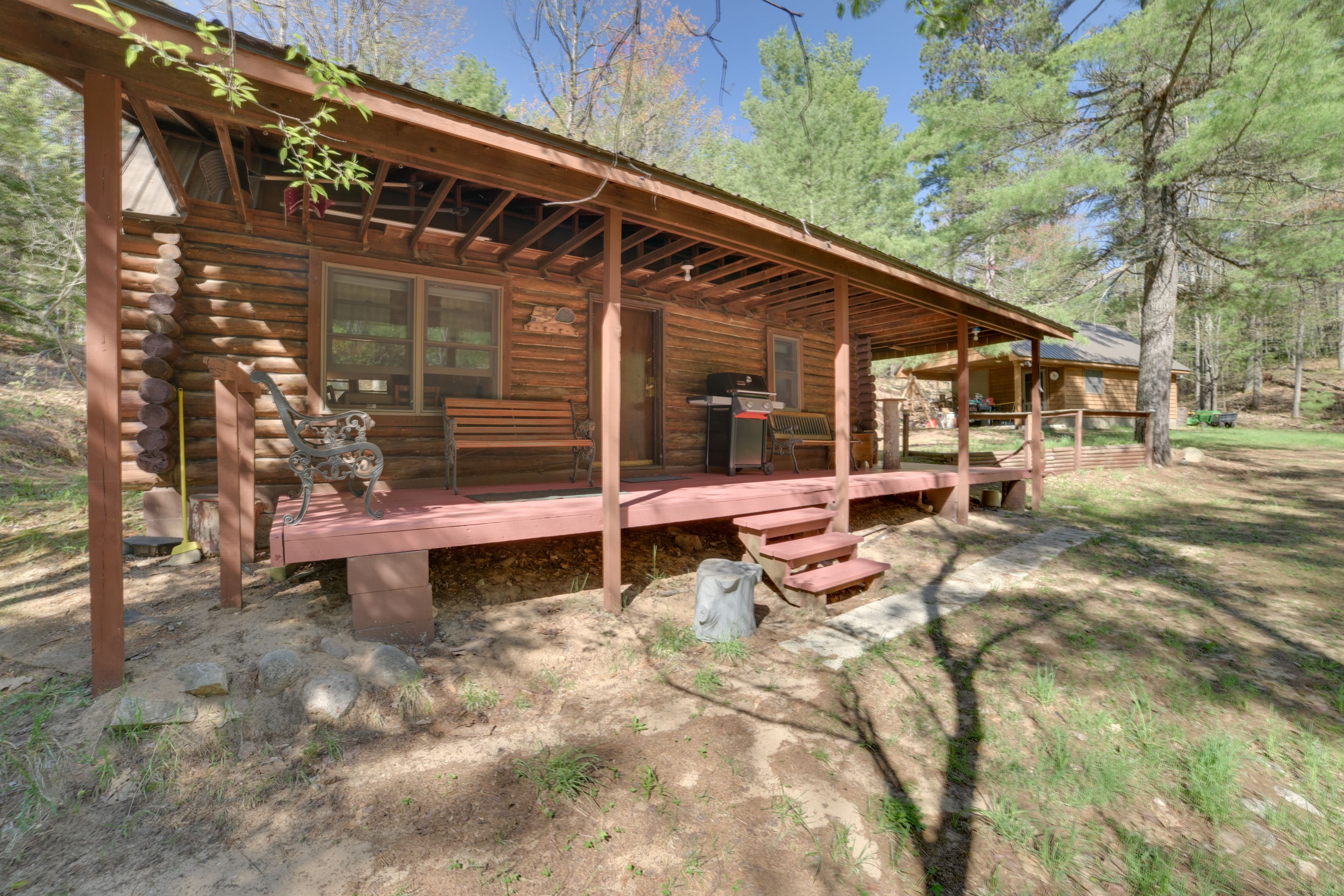 Covered Deck | Cabin Exterior | 4 Steps to Access