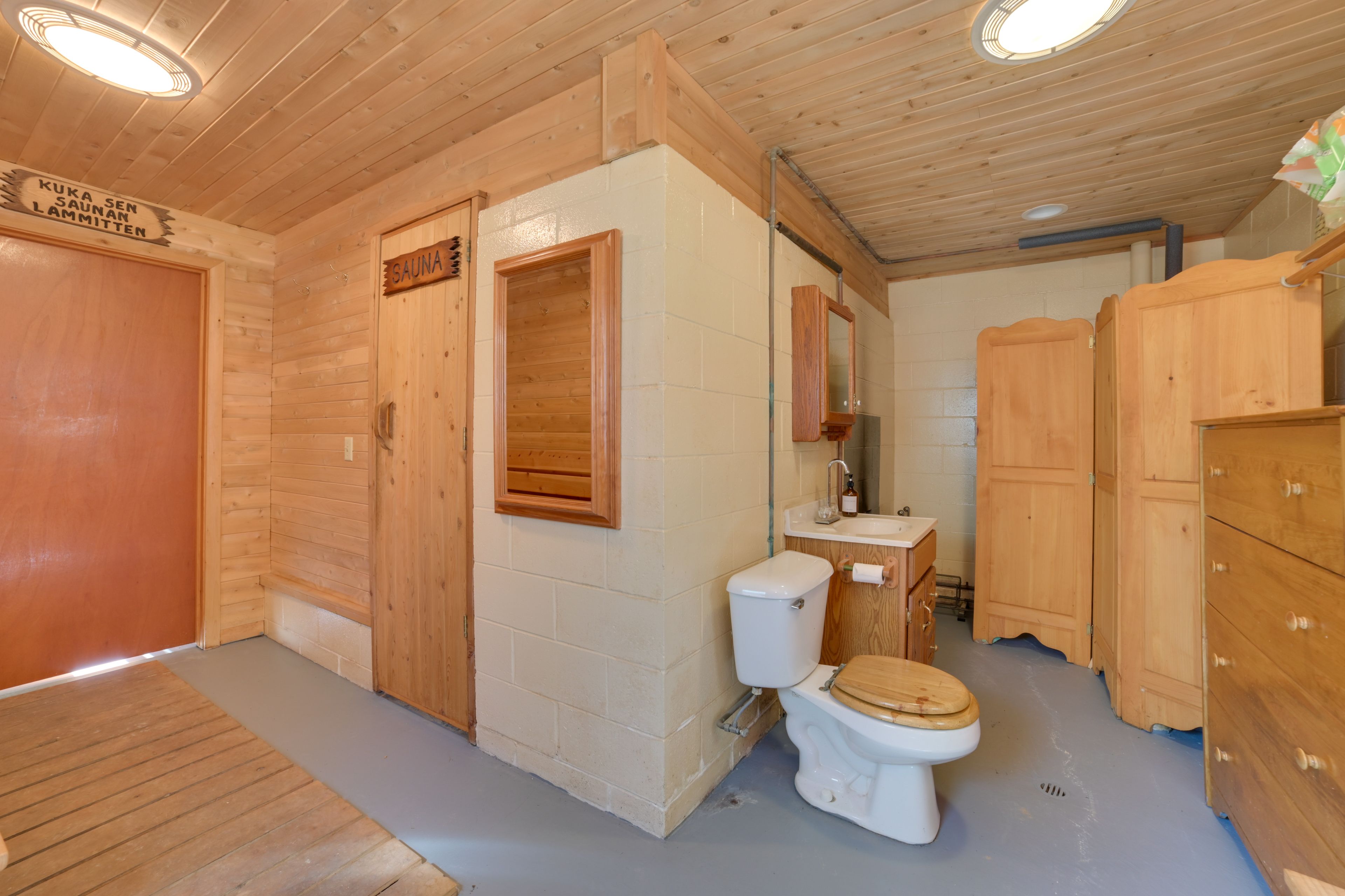 Full Bathroom (Separate Building) | Private Sauna