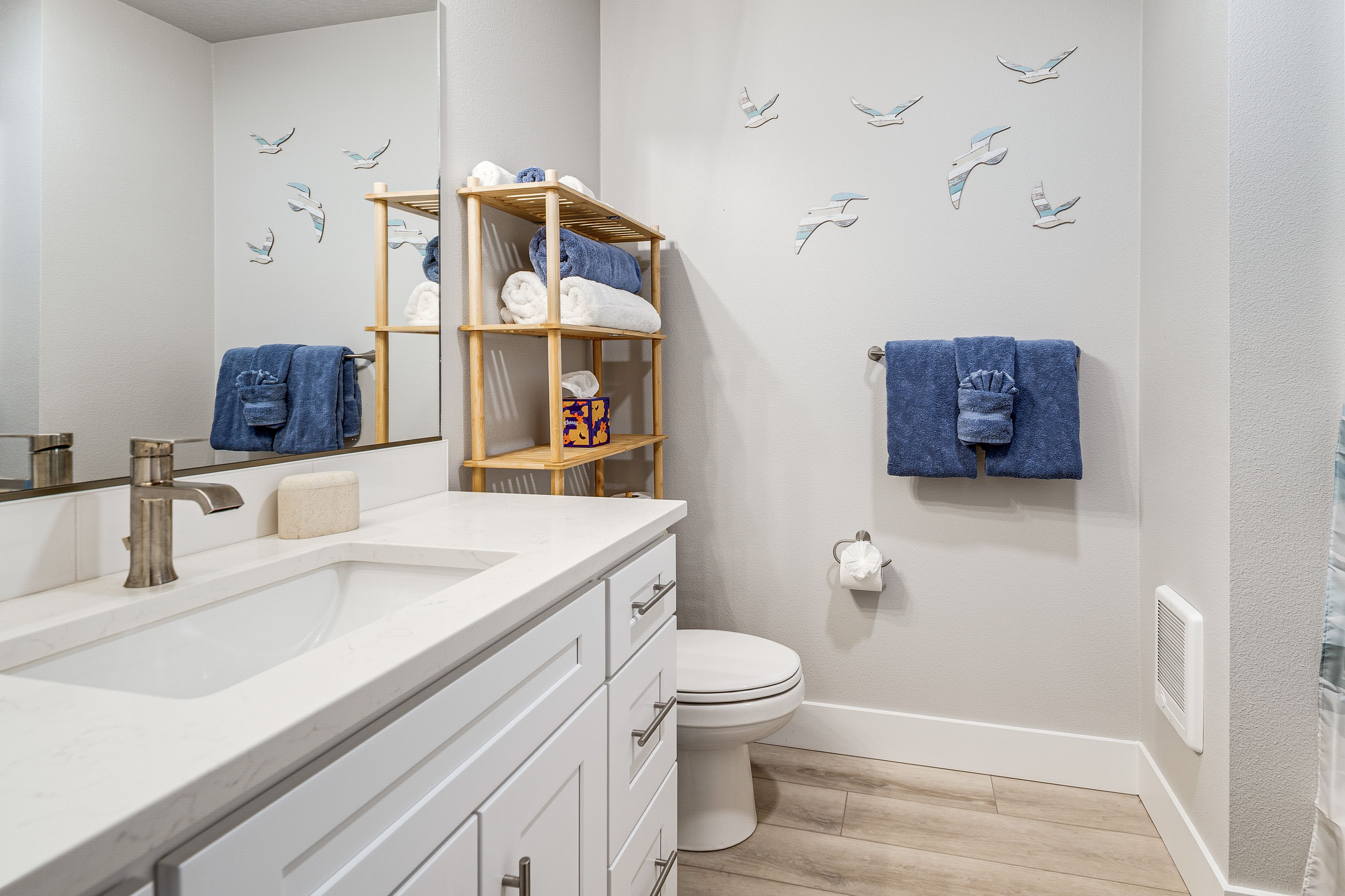 Bathroom | Upper Floor