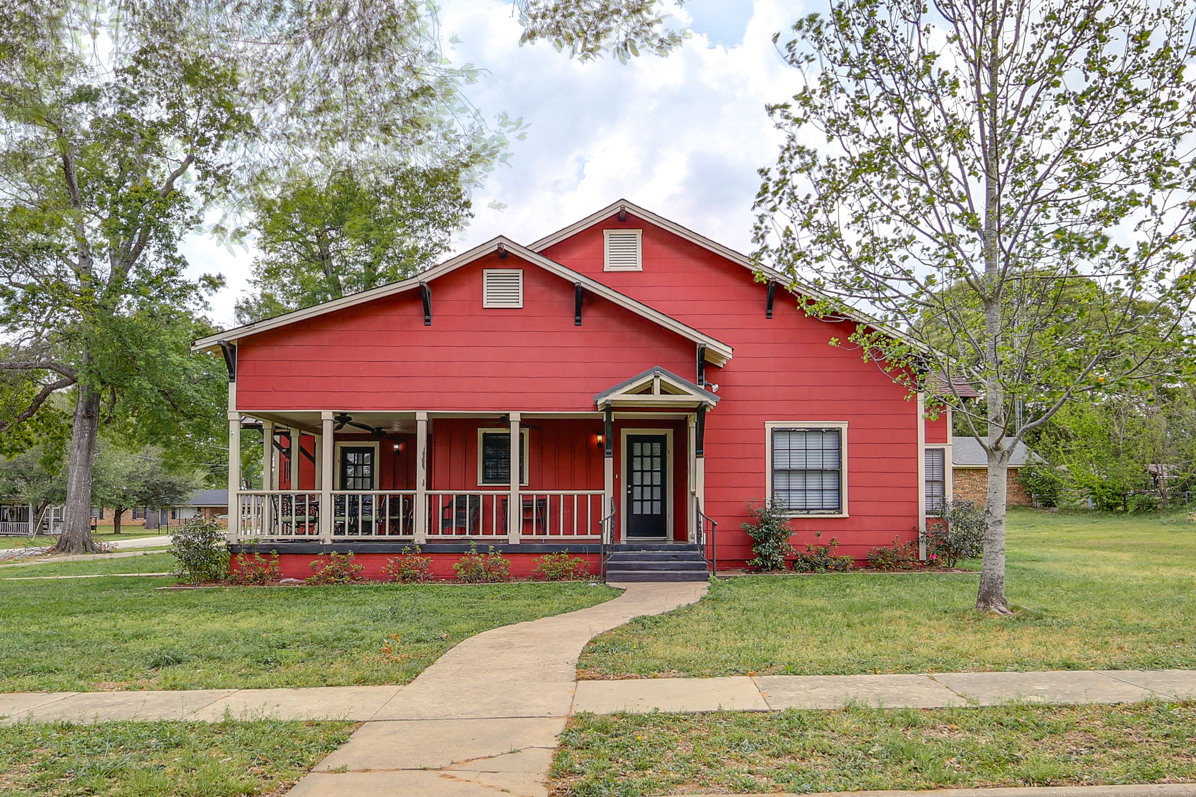 Frankston Vacation Rental | 3BR | 2BA | 2,254 Sq Ft