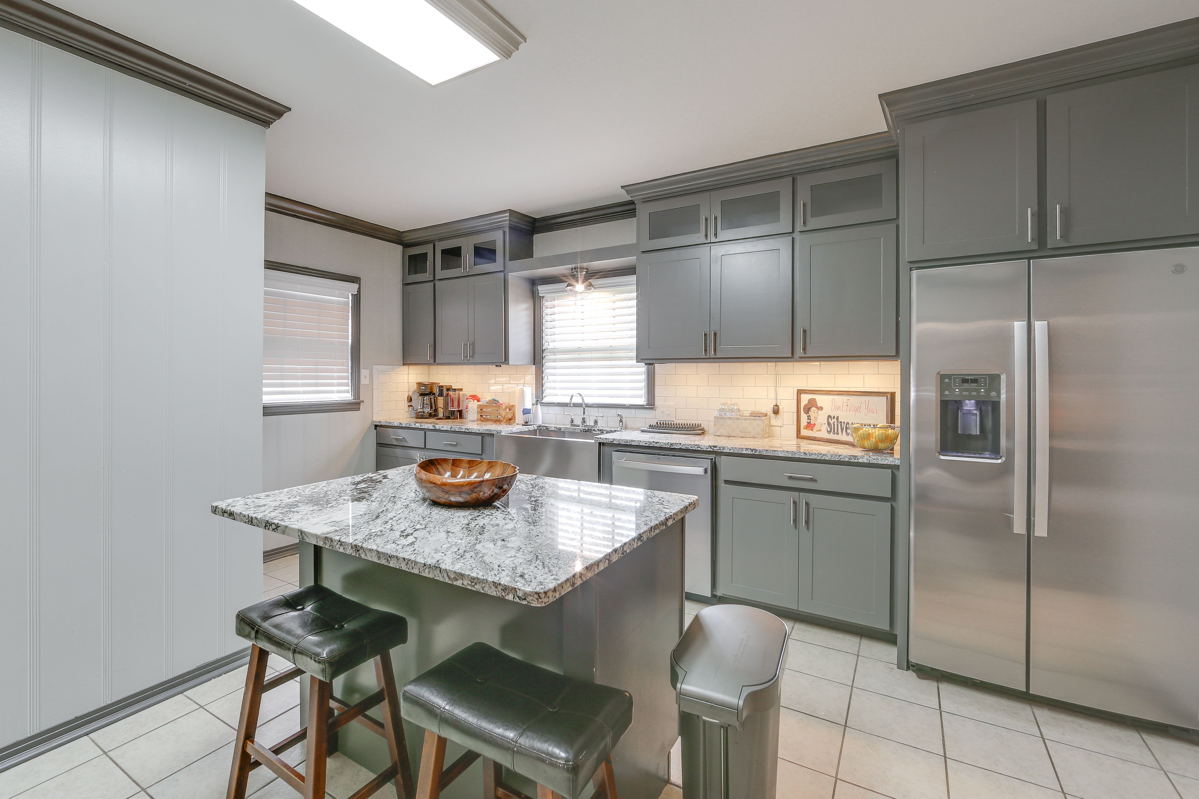 Kitchen & Additional Dining Area