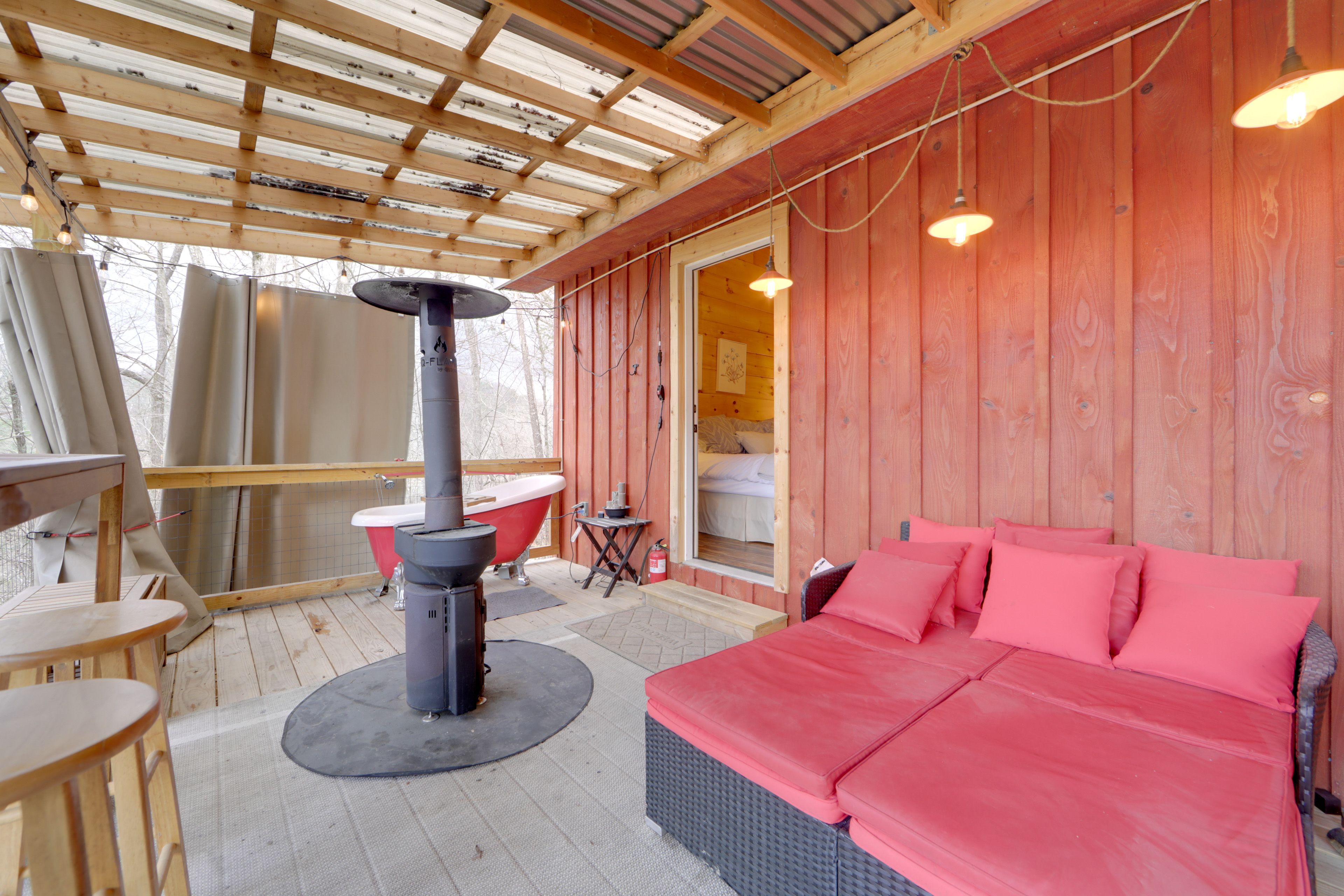 Private Deck | Heater | Hammock | Dining Area | Soaking Tub