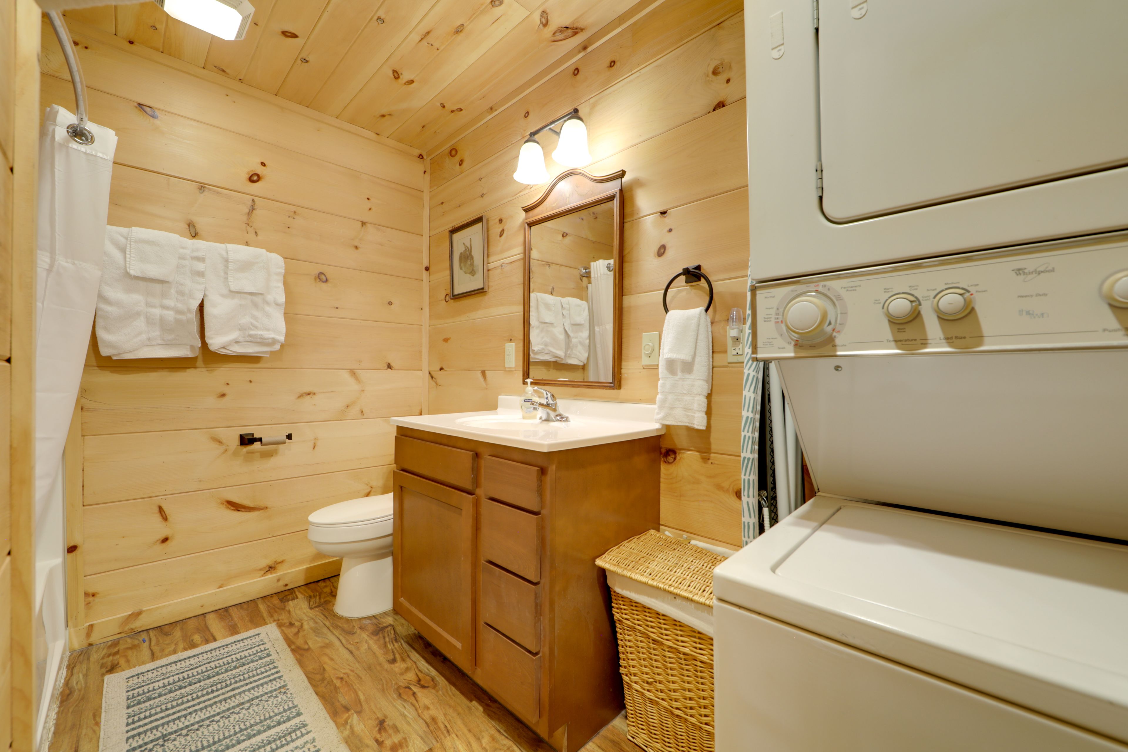 Full Bath | Washer & Dryer