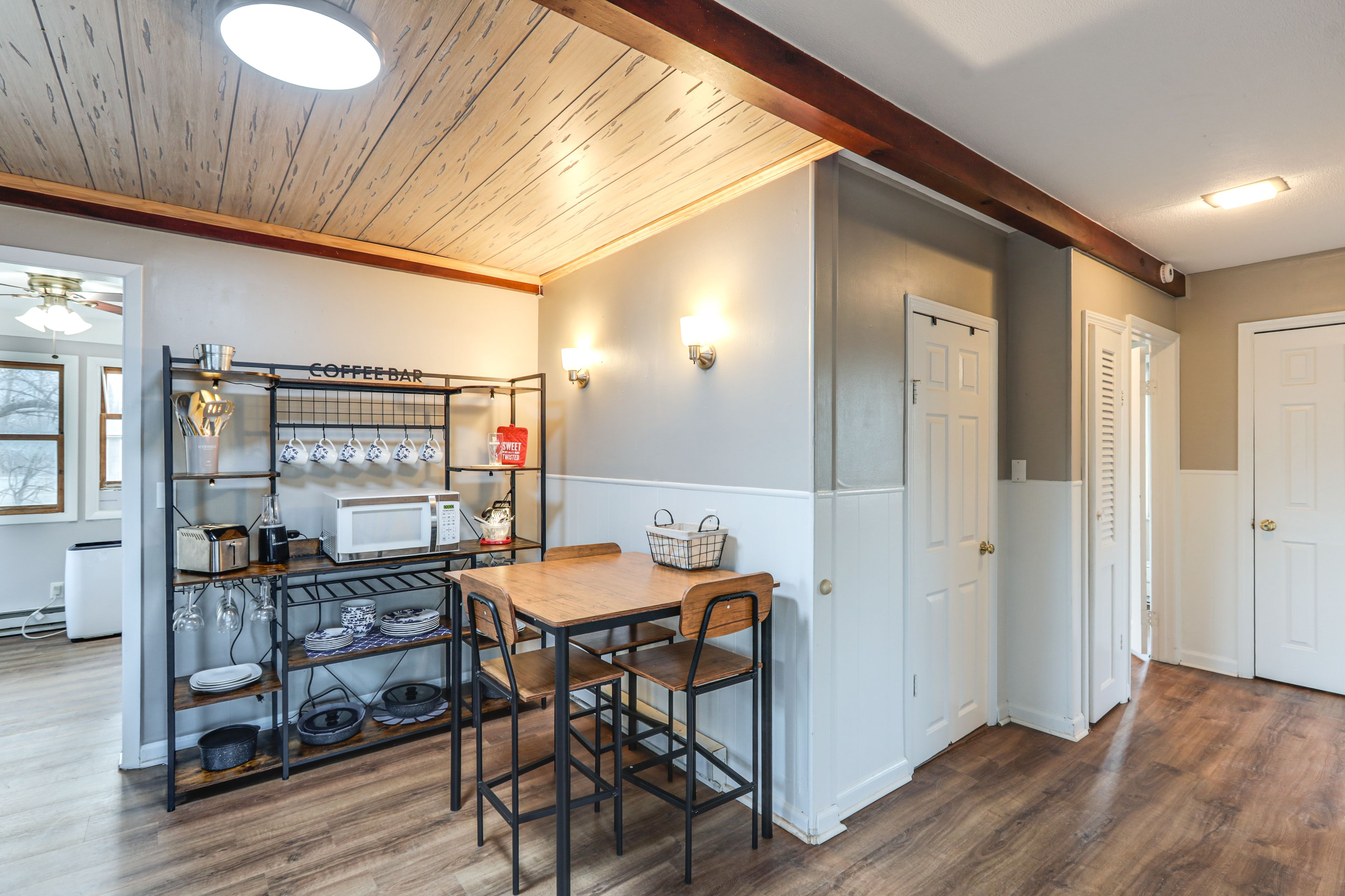 Dining Area | Dishware & Flatware