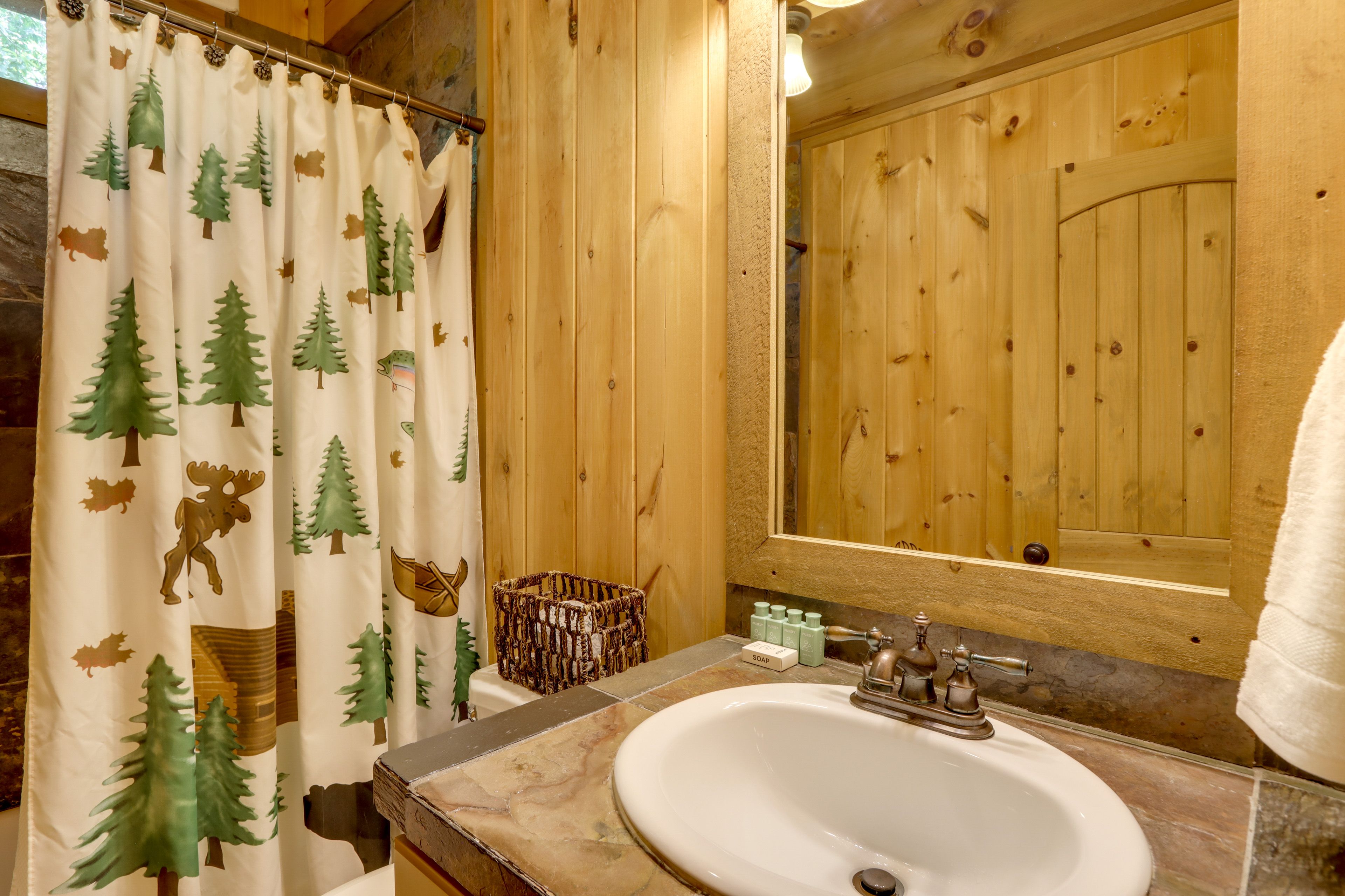 Full Bathroom | 1st Floor