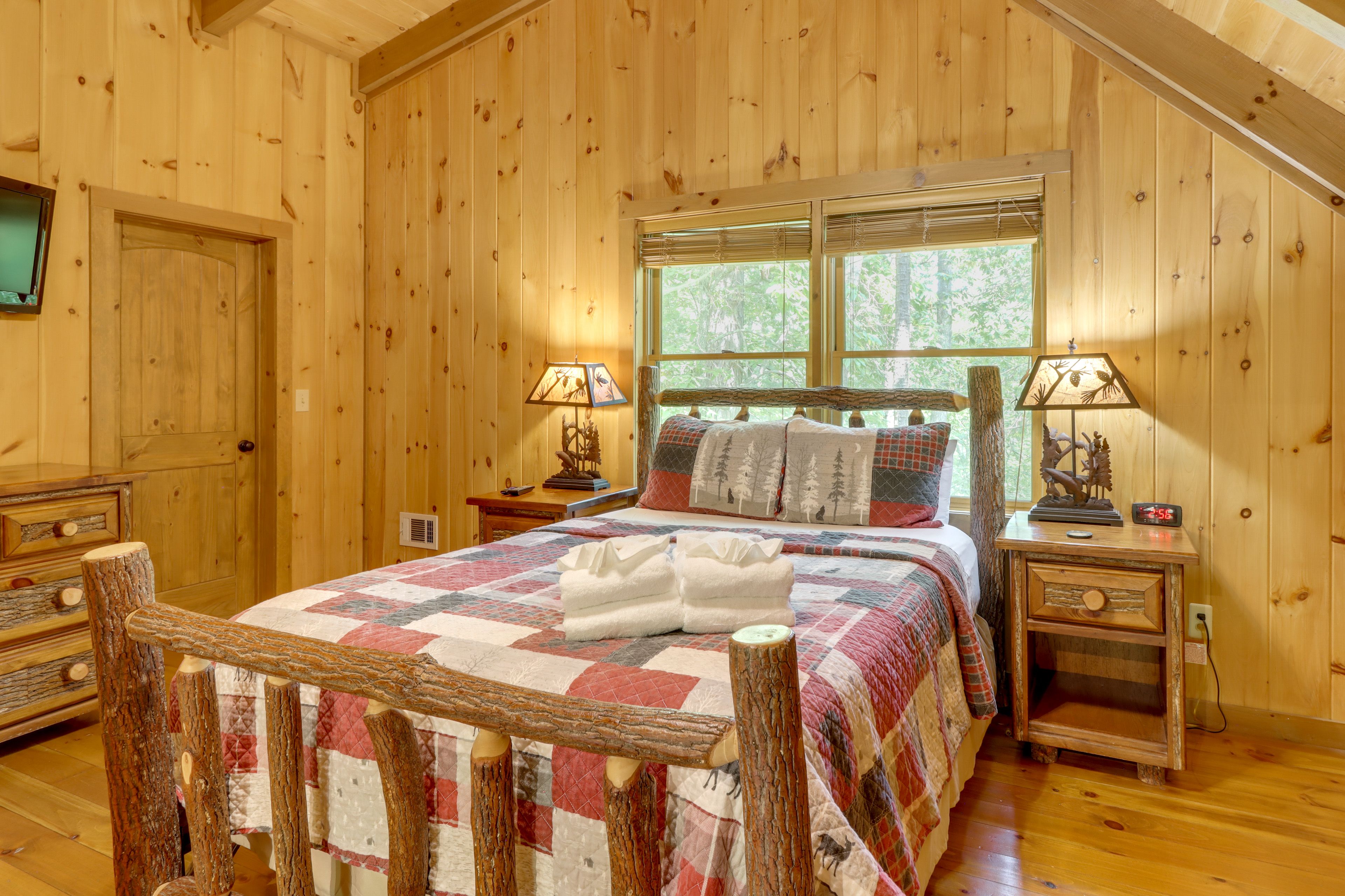 Bedroom 2 | Queen Bed | 2nd Floor
