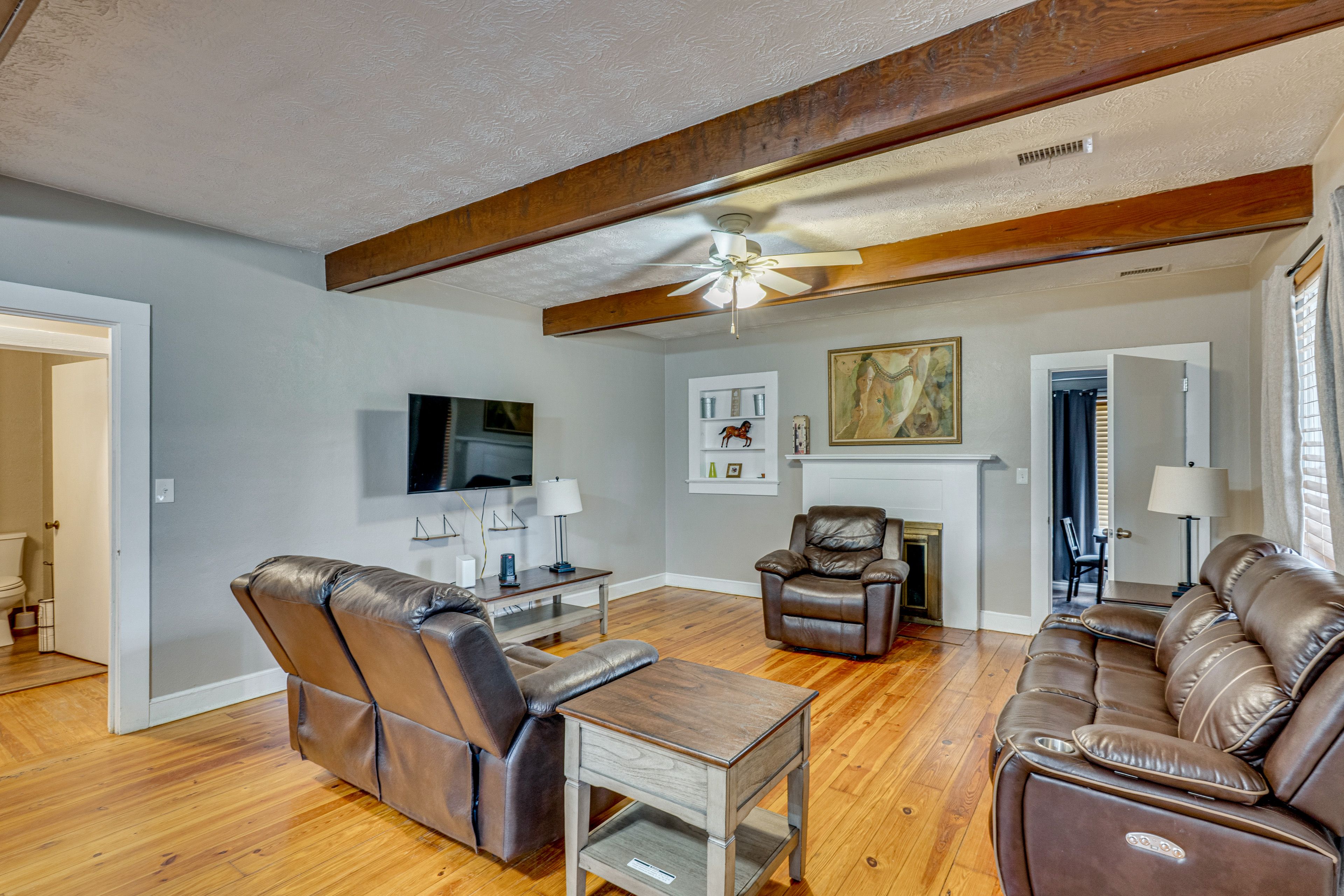 Jacksonville Vacation Rental | 4BR | 2BA | Steps Required | 1,749 Sq Ft