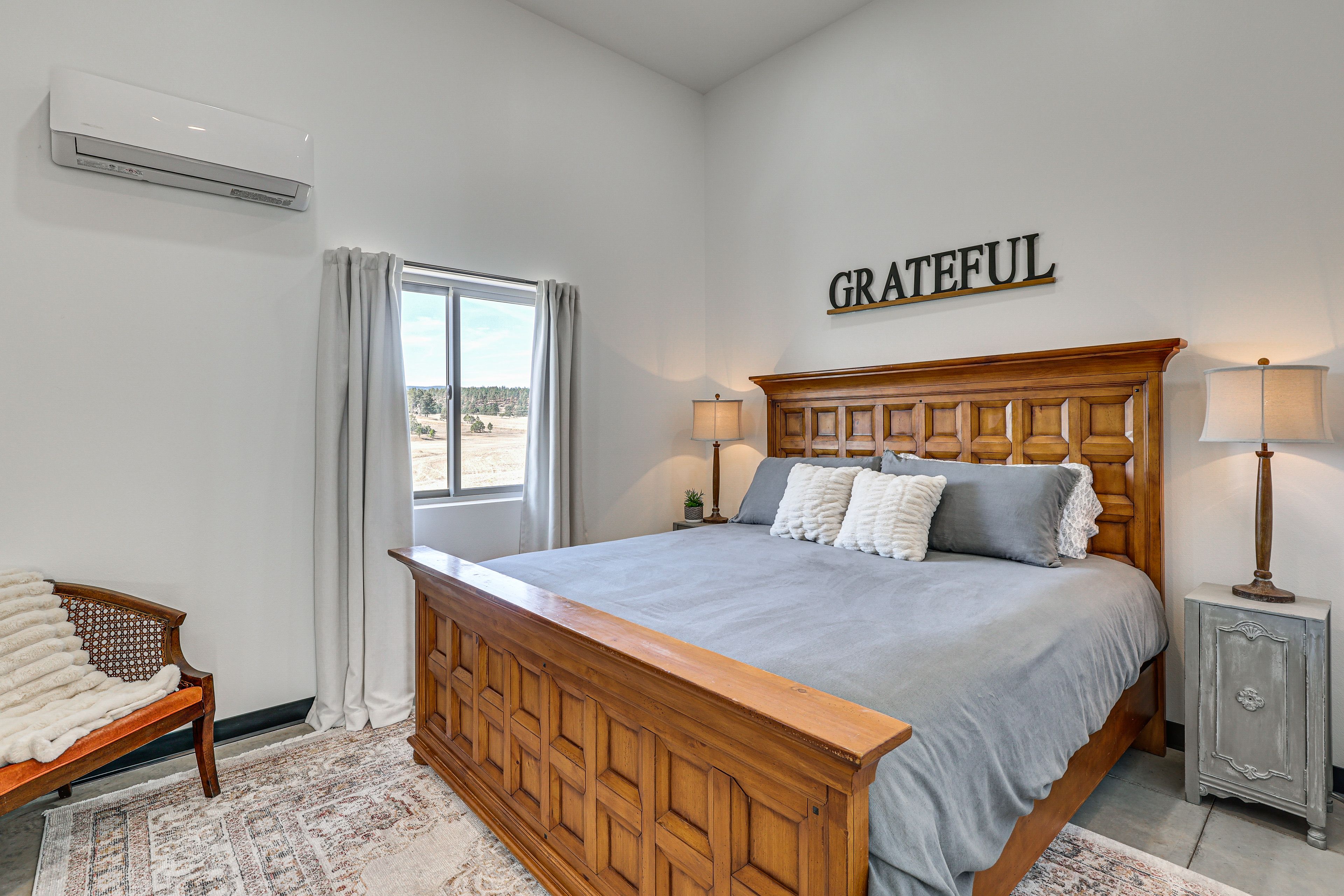 Bedroom 1 | King Bed