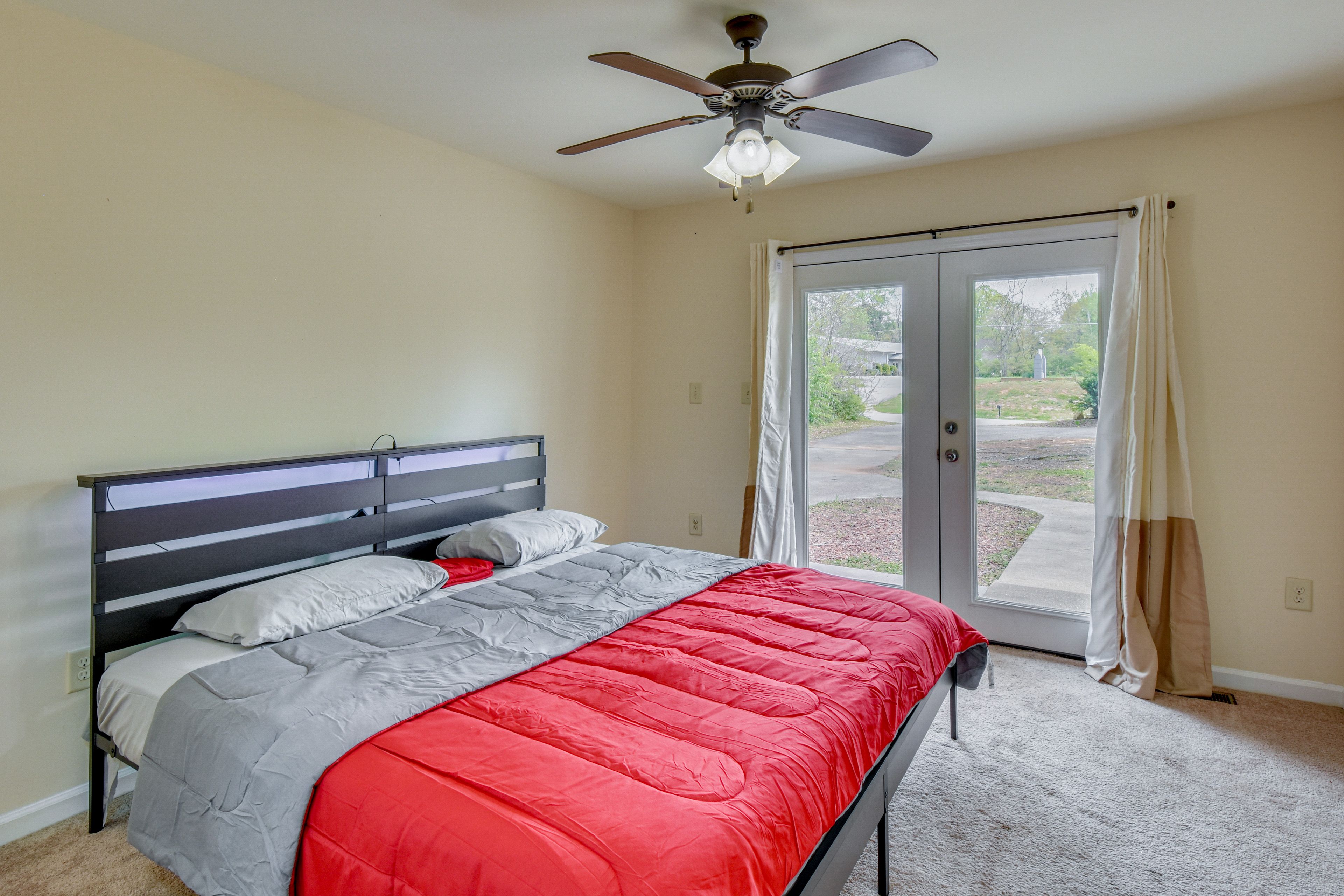 Bonus Room | King Bed