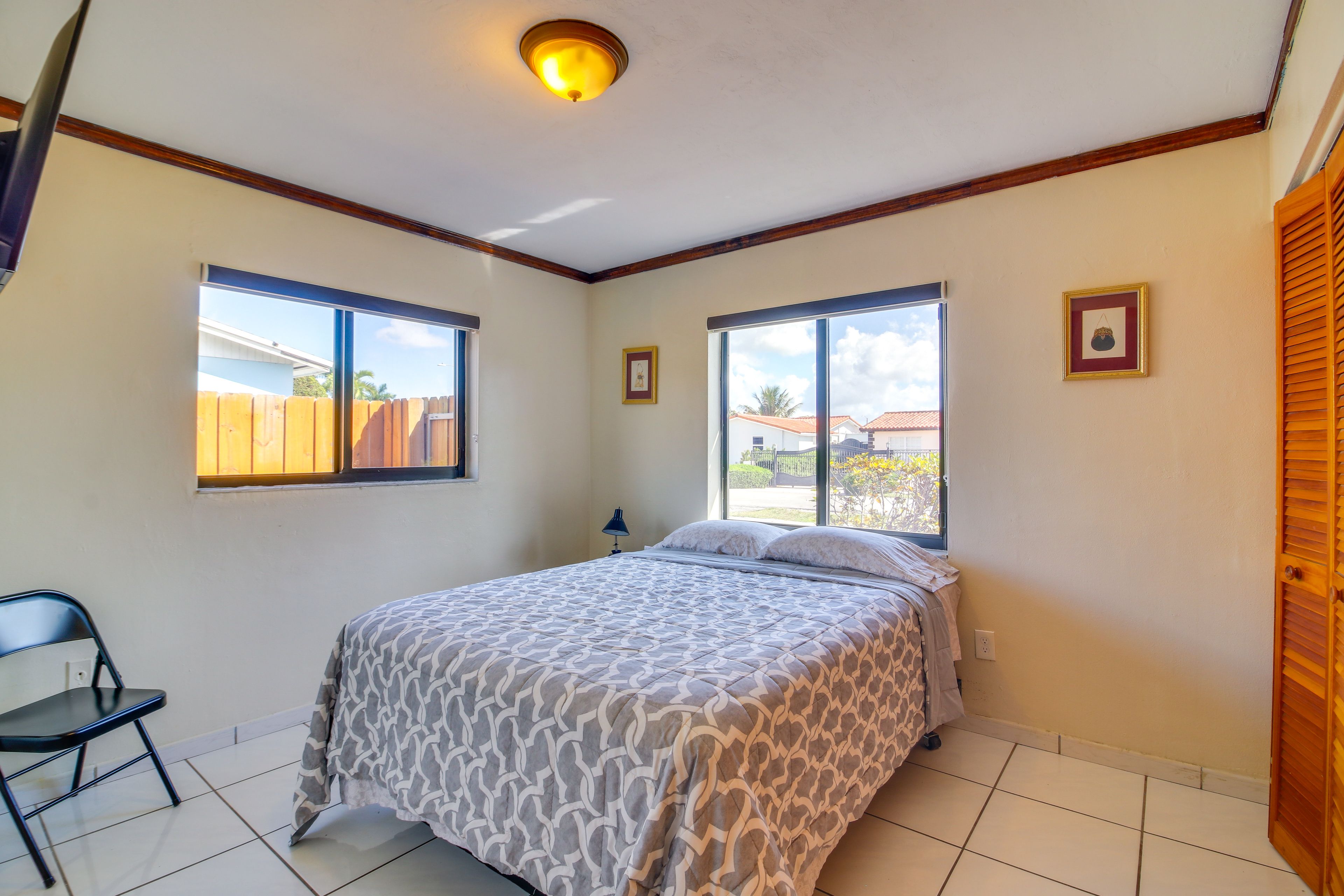 Bedroom 2 | Queen Bed