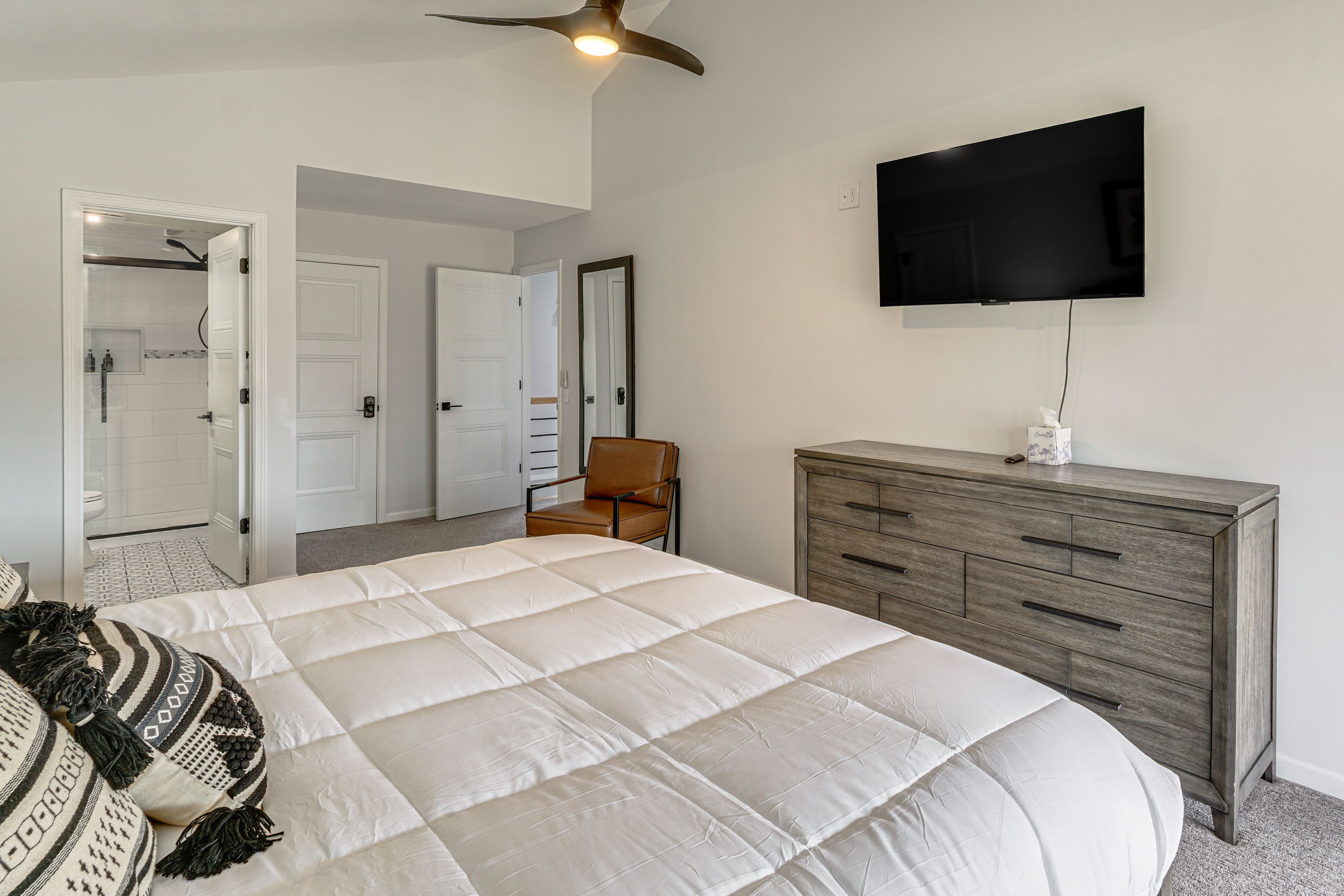 Bedroom 1 | King Bed | 2nd Floor