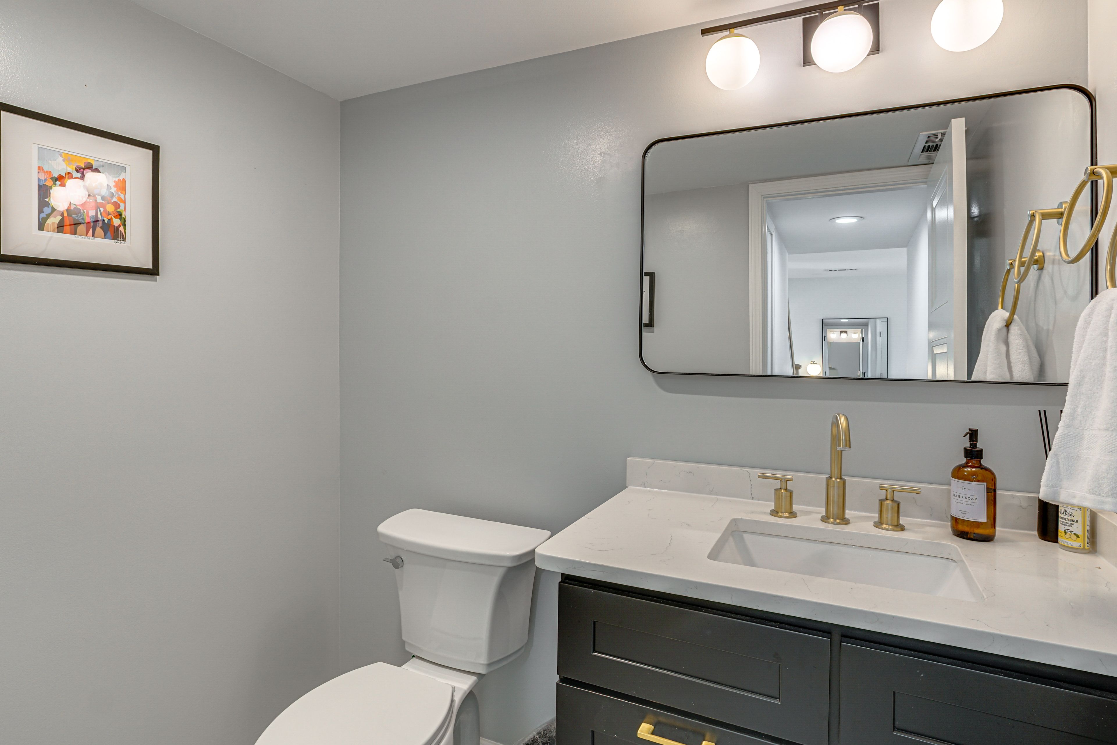 Half Bathroom | 1st Floor