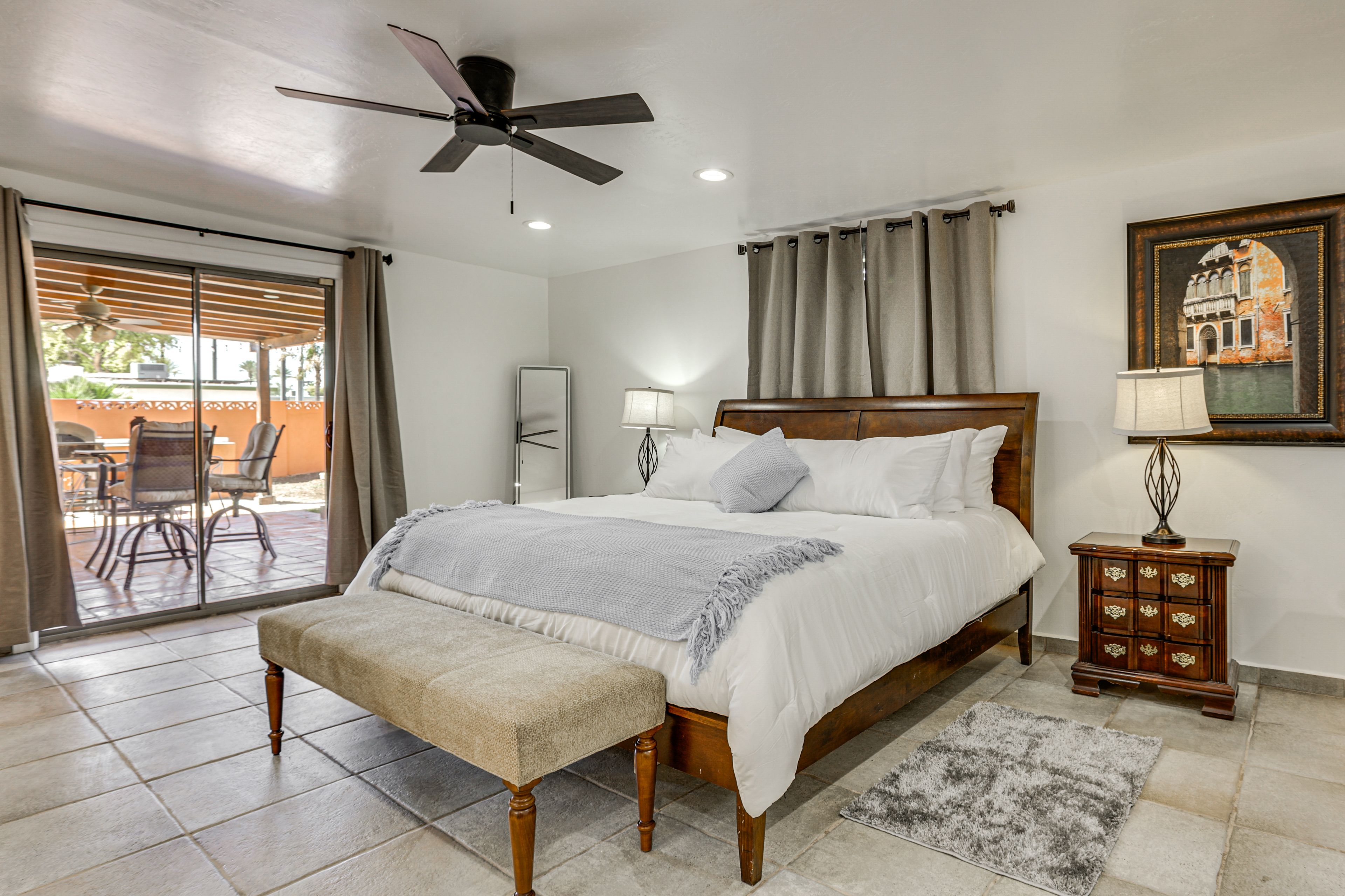 Bedroom 1 | King Bed | 1st Floor