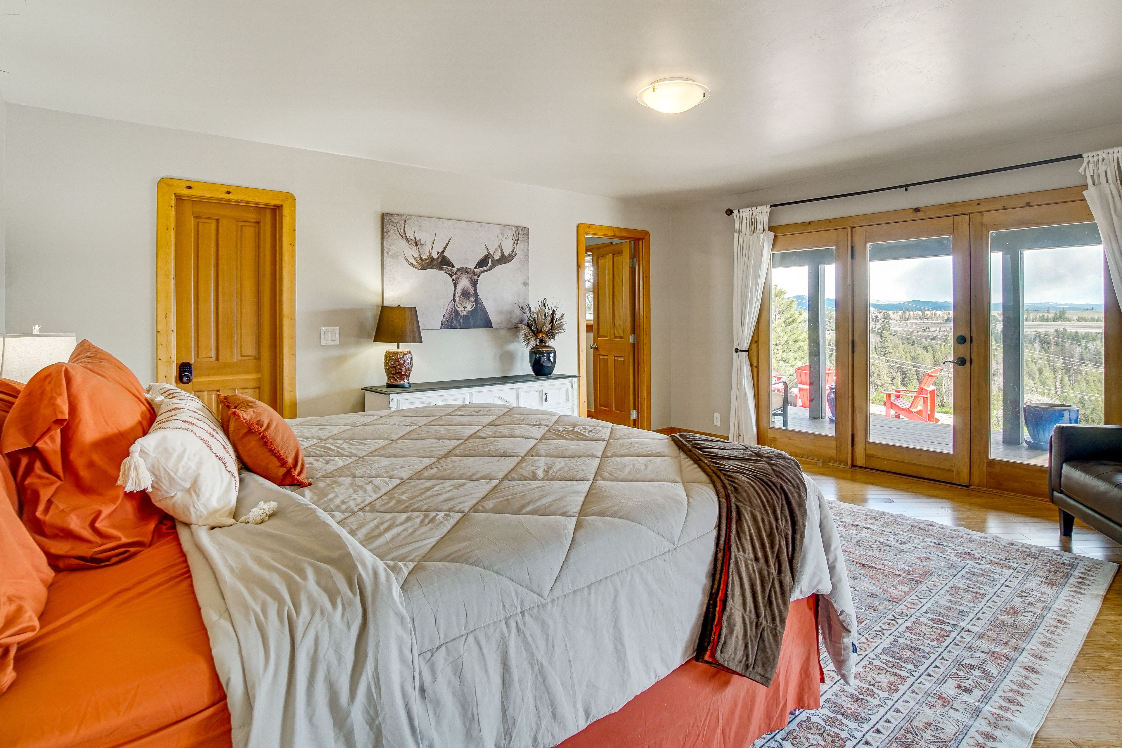 Bedroom 1 | 1st Floor | California King Bed
