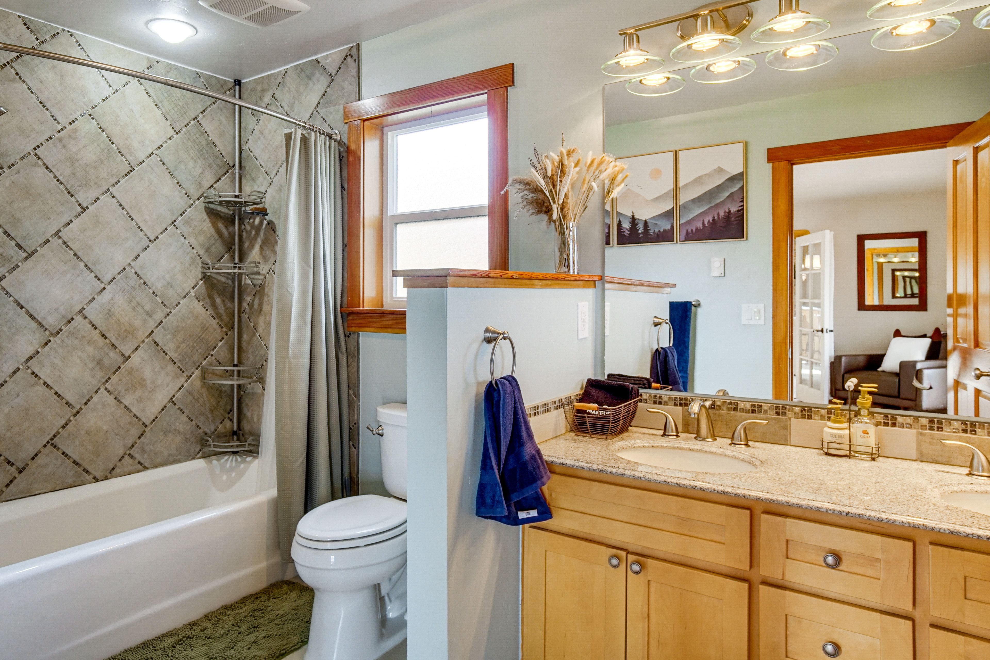 En-Suite Bathroom | 1st Floor
