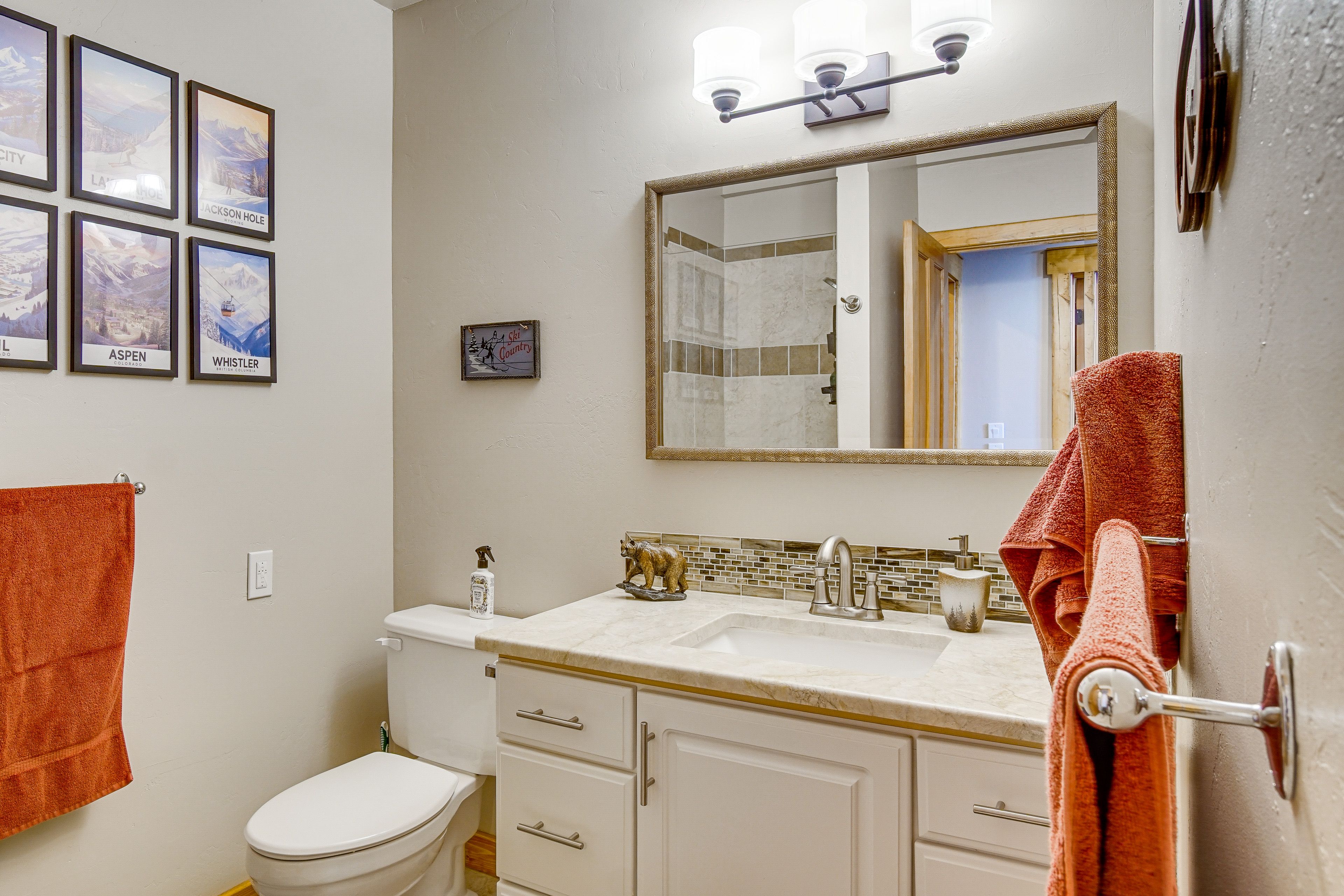 Full Bathroom | 1st Floor
