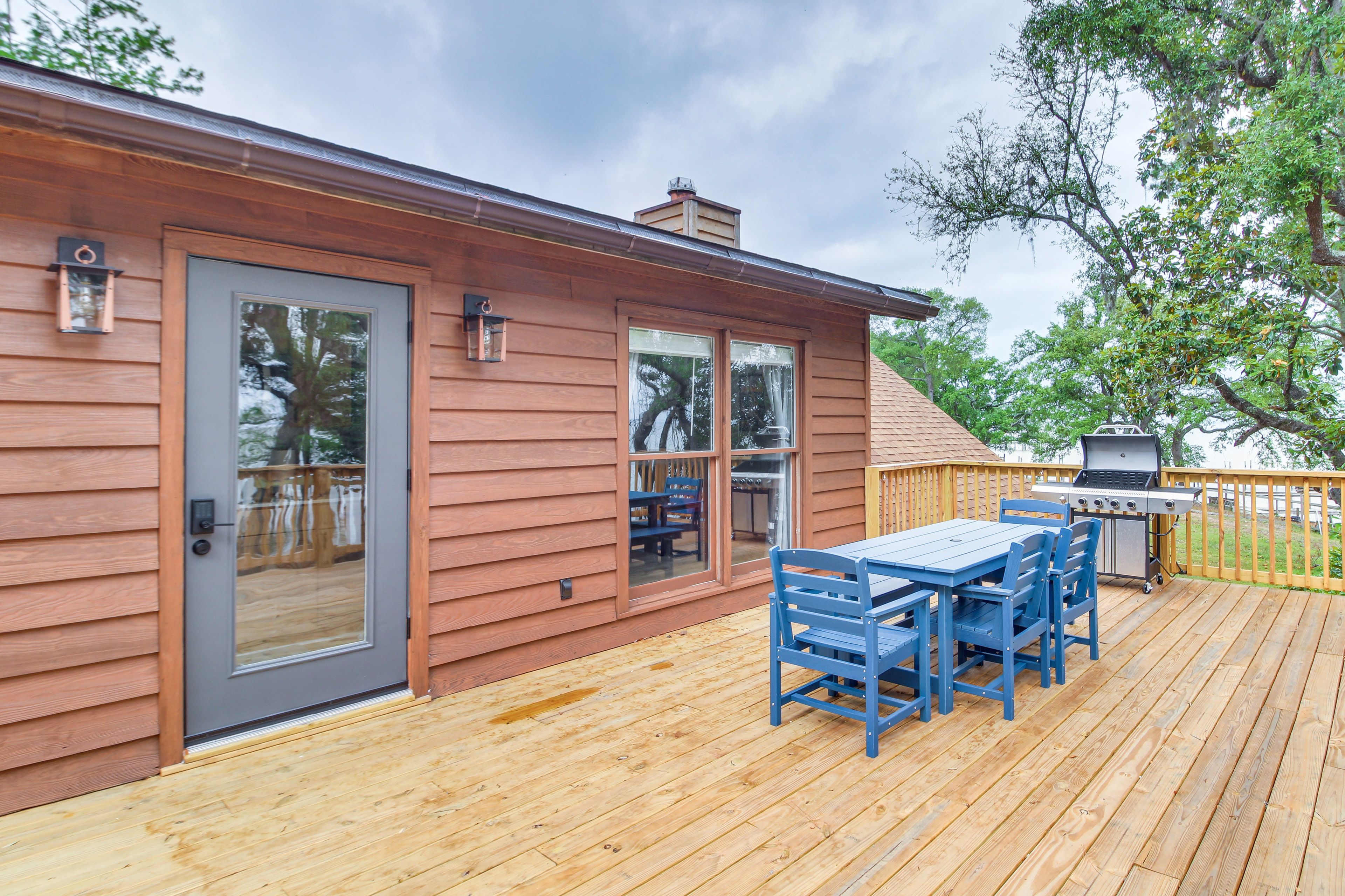 Private Deck | Gas Grill