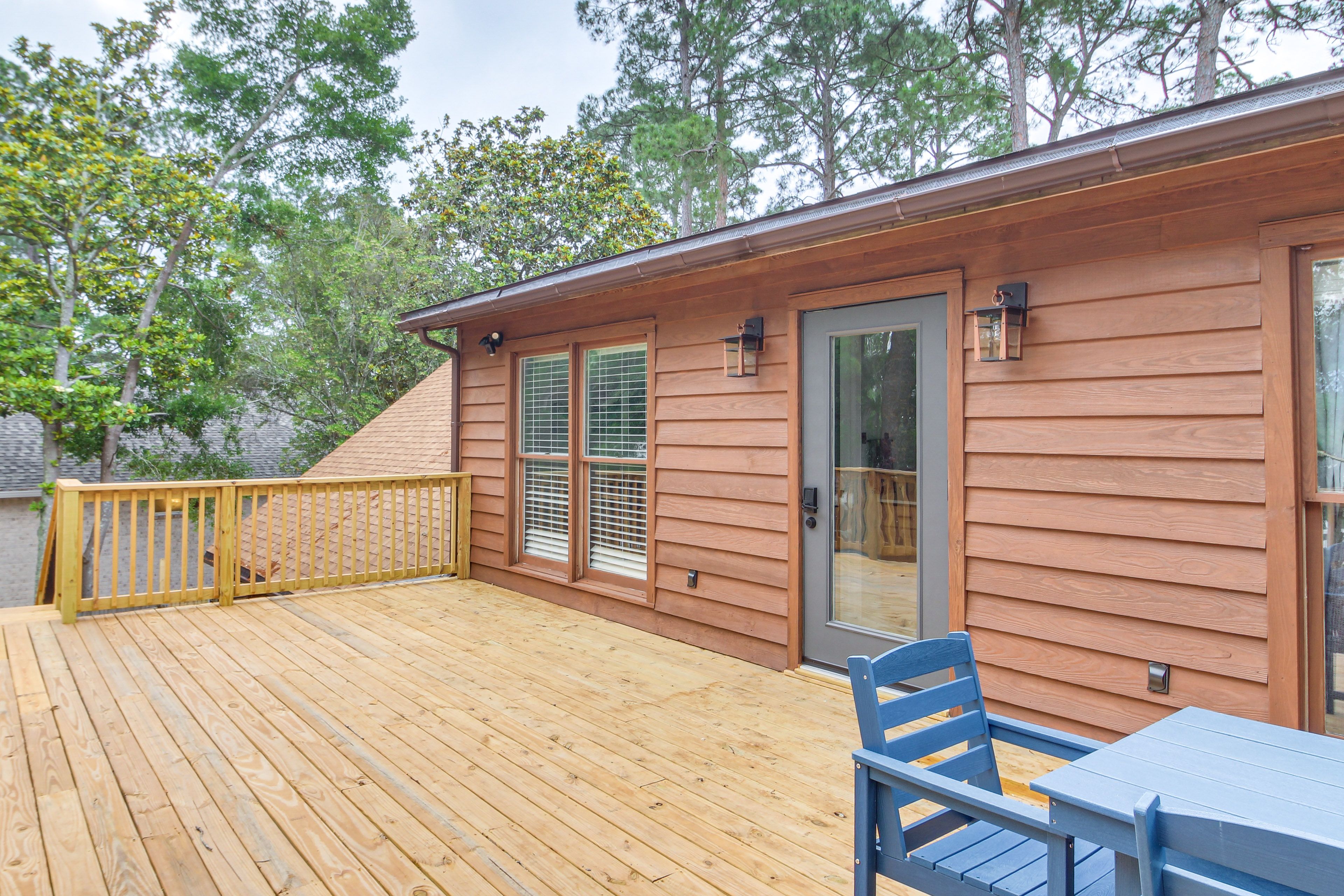 Private Deck