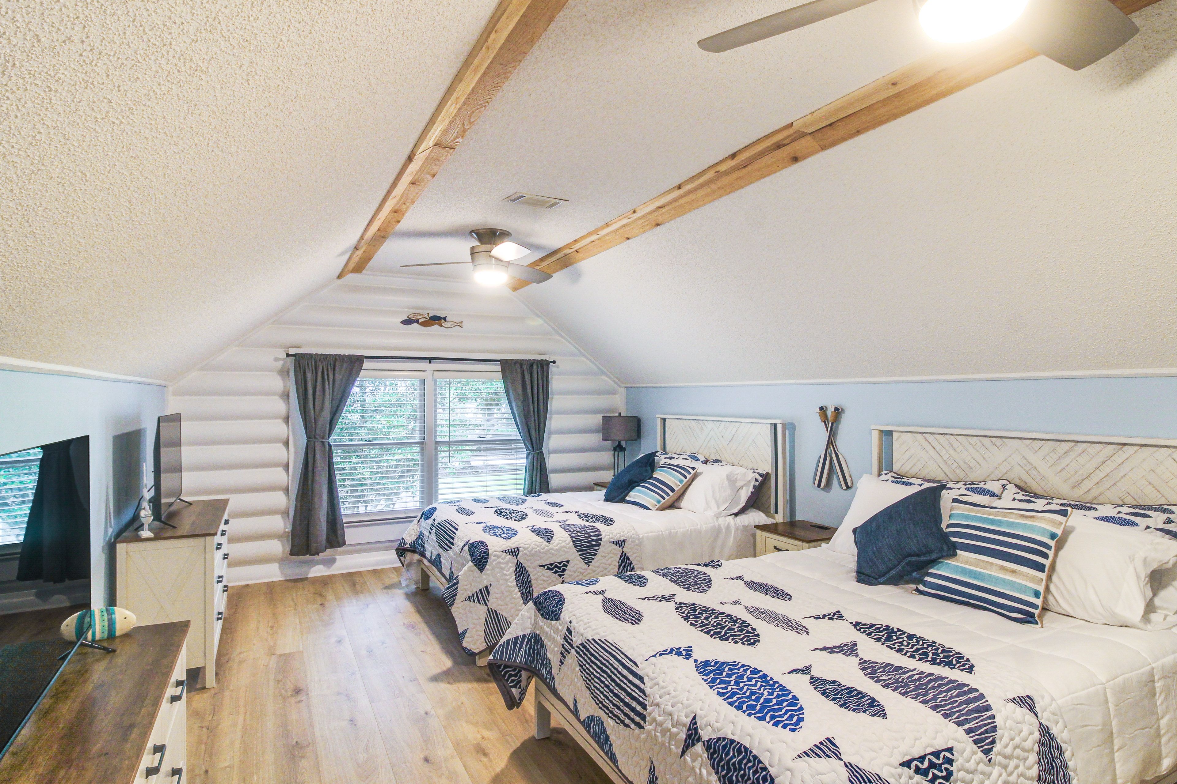 Bedroom 2 | Queen Bed | Full Bed