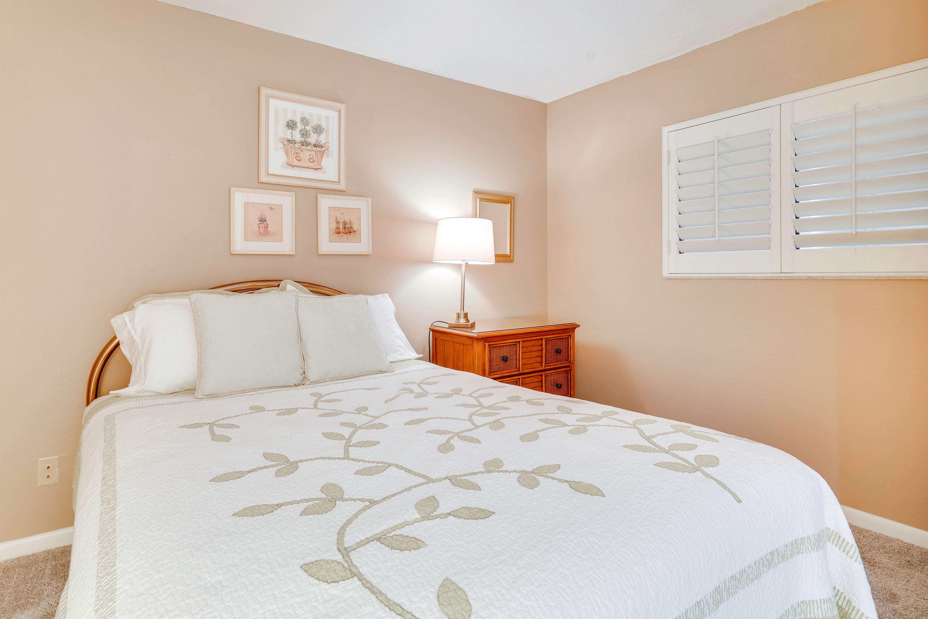 Bedroom 2 | Queen Bed