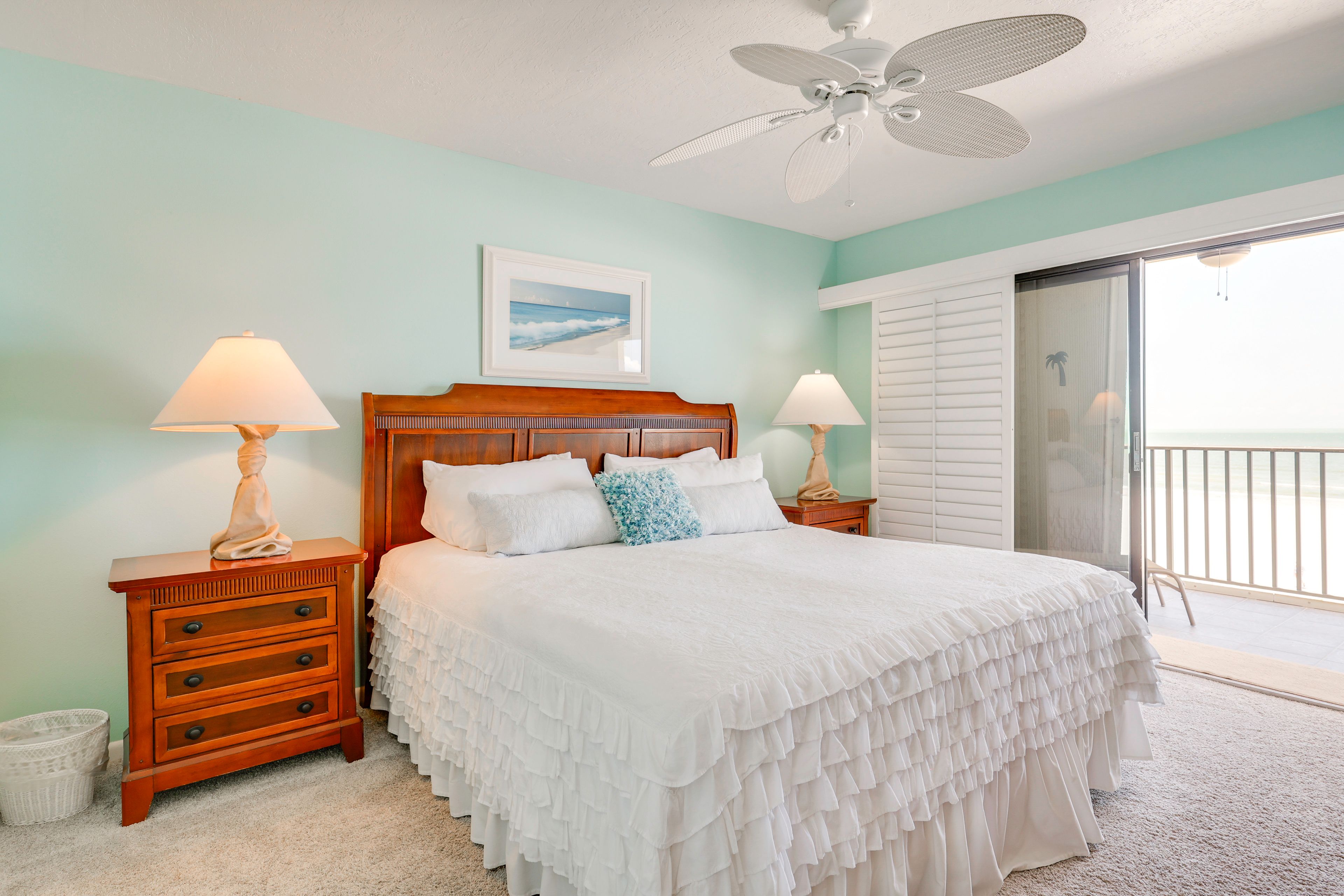 Bedroom 1 | King Bed