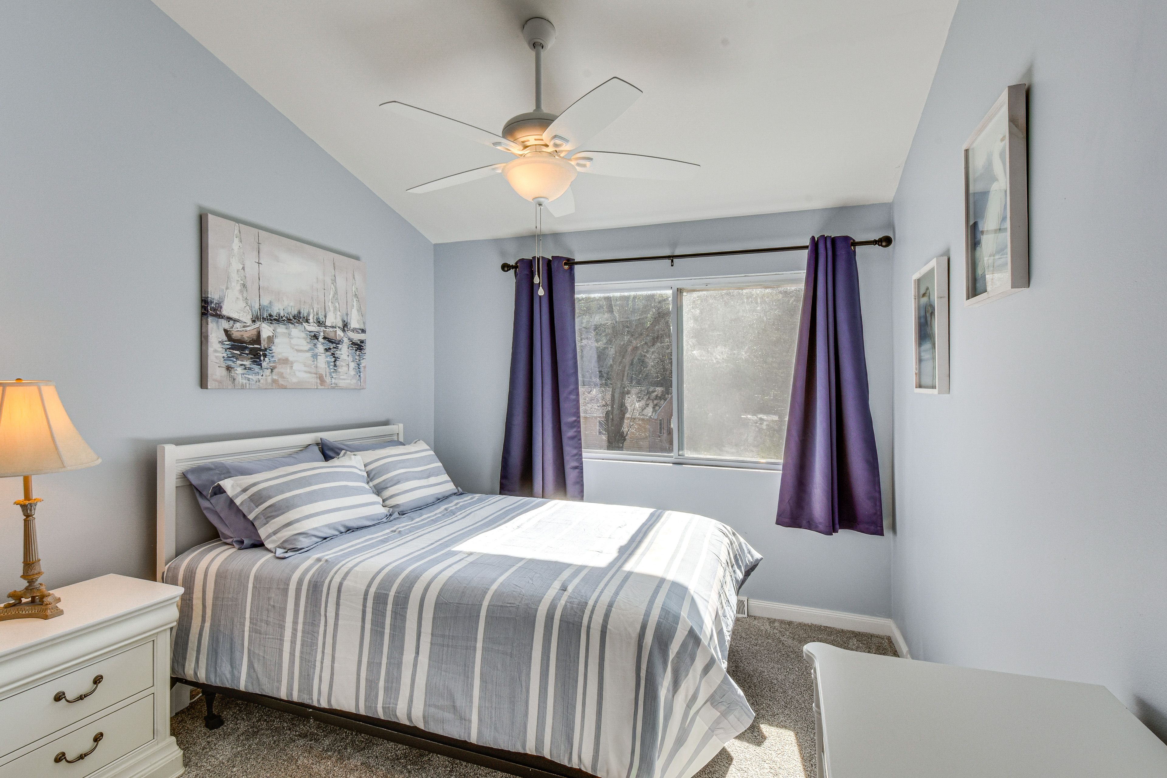 Bedroom 1 | Queen Bed