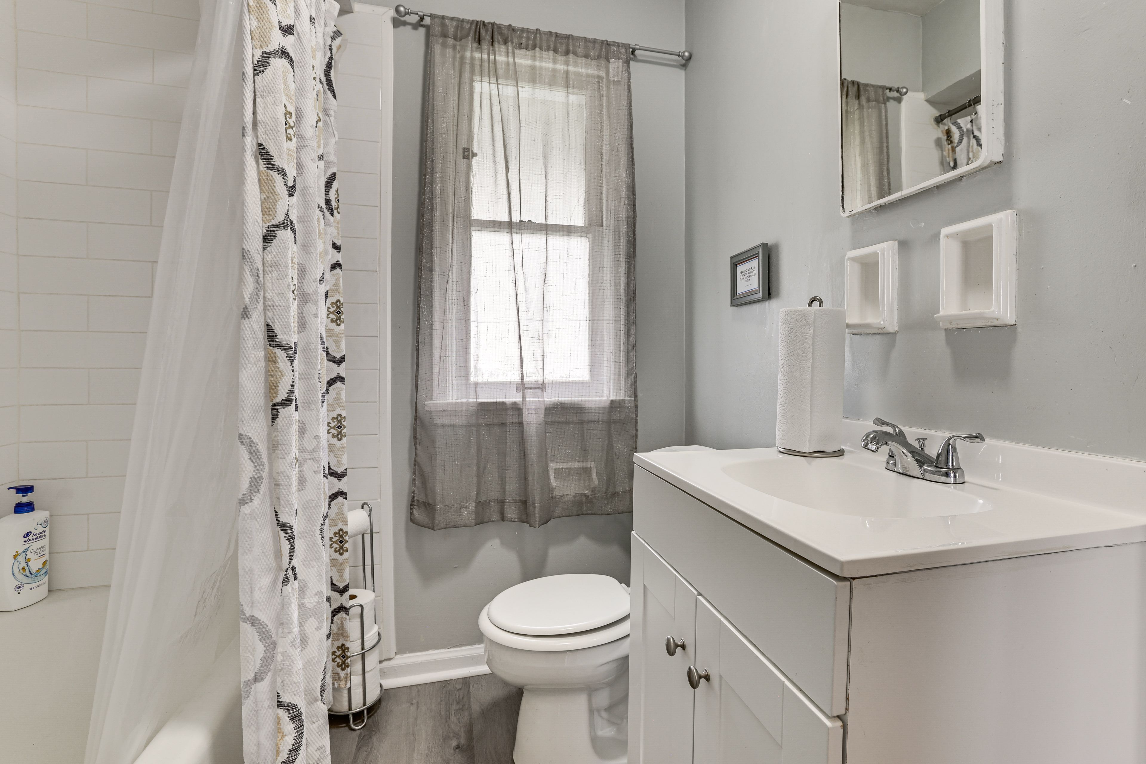 Full Bathroom