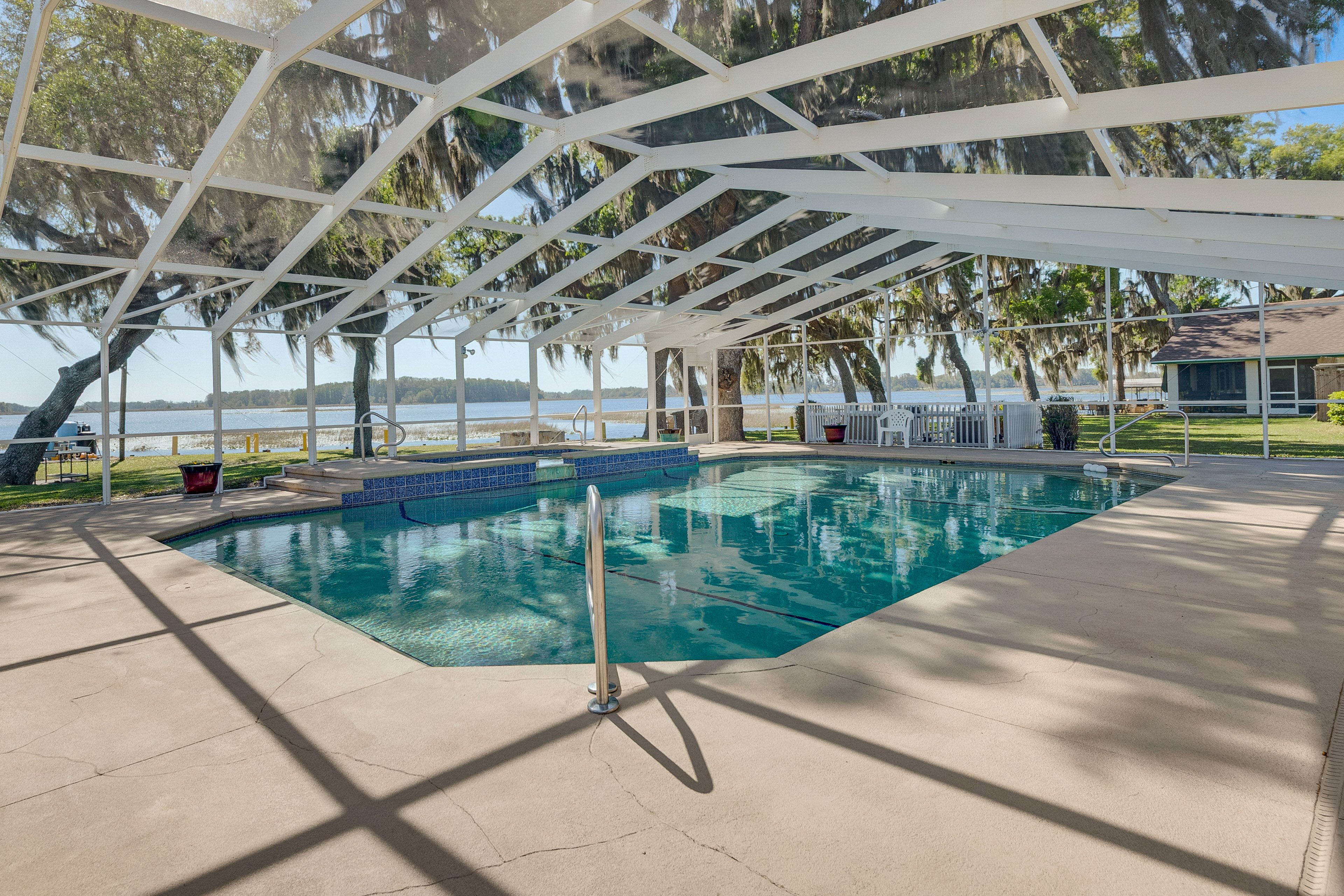 Community Amenities | Lanai | Pool | Gas Grill