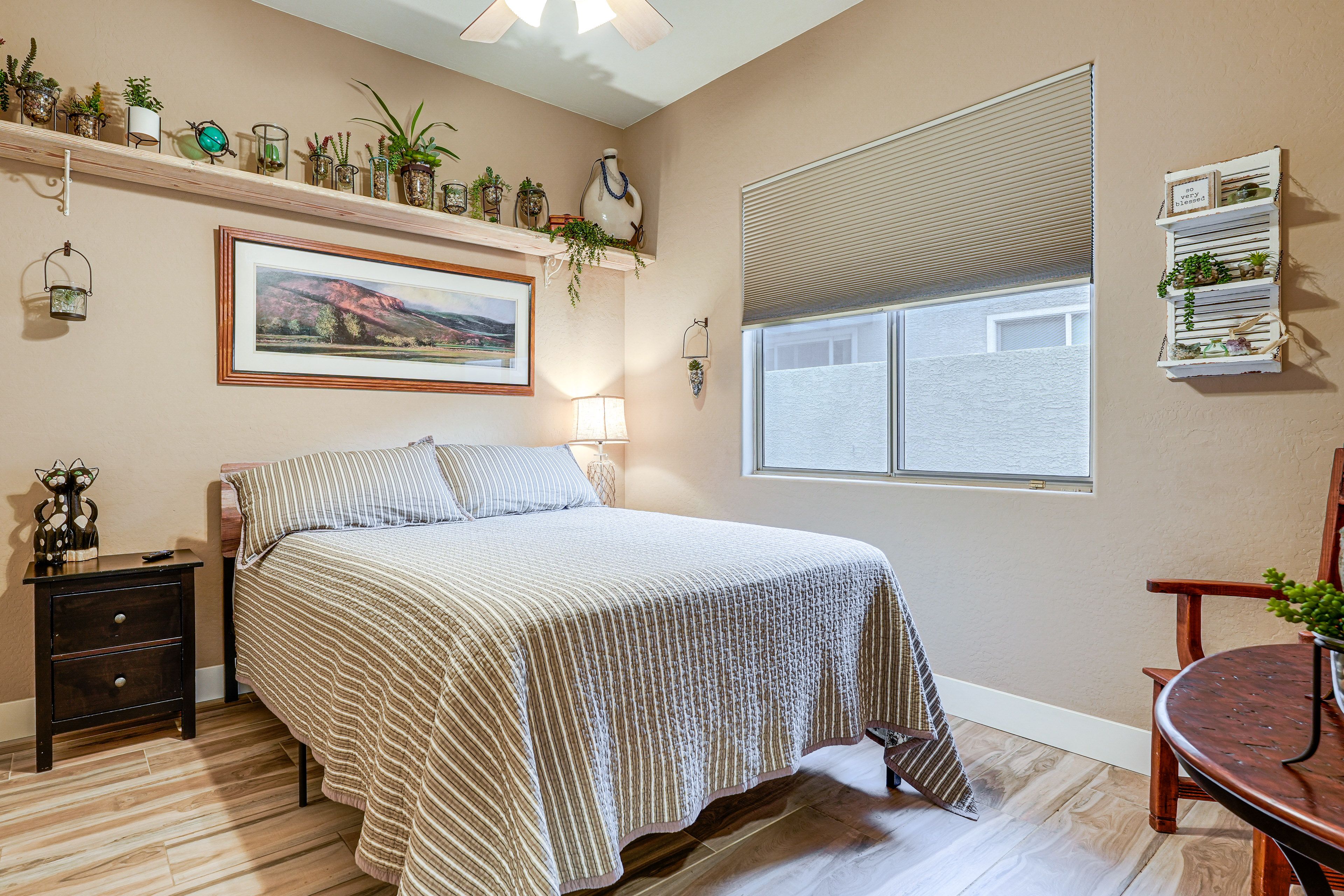 Bedroom 2 | Queen Bed