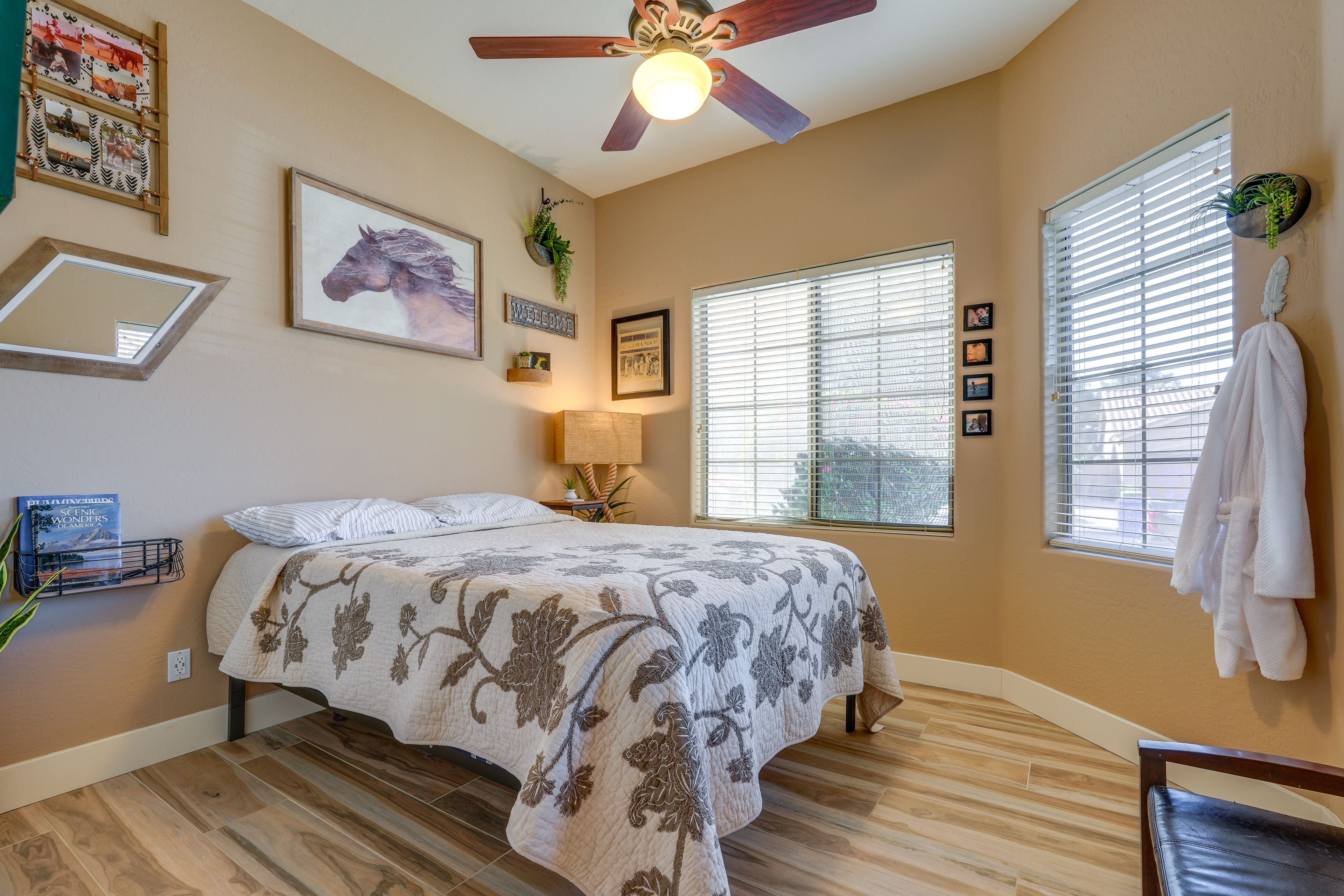 Bedroom 3 | Queen Bed