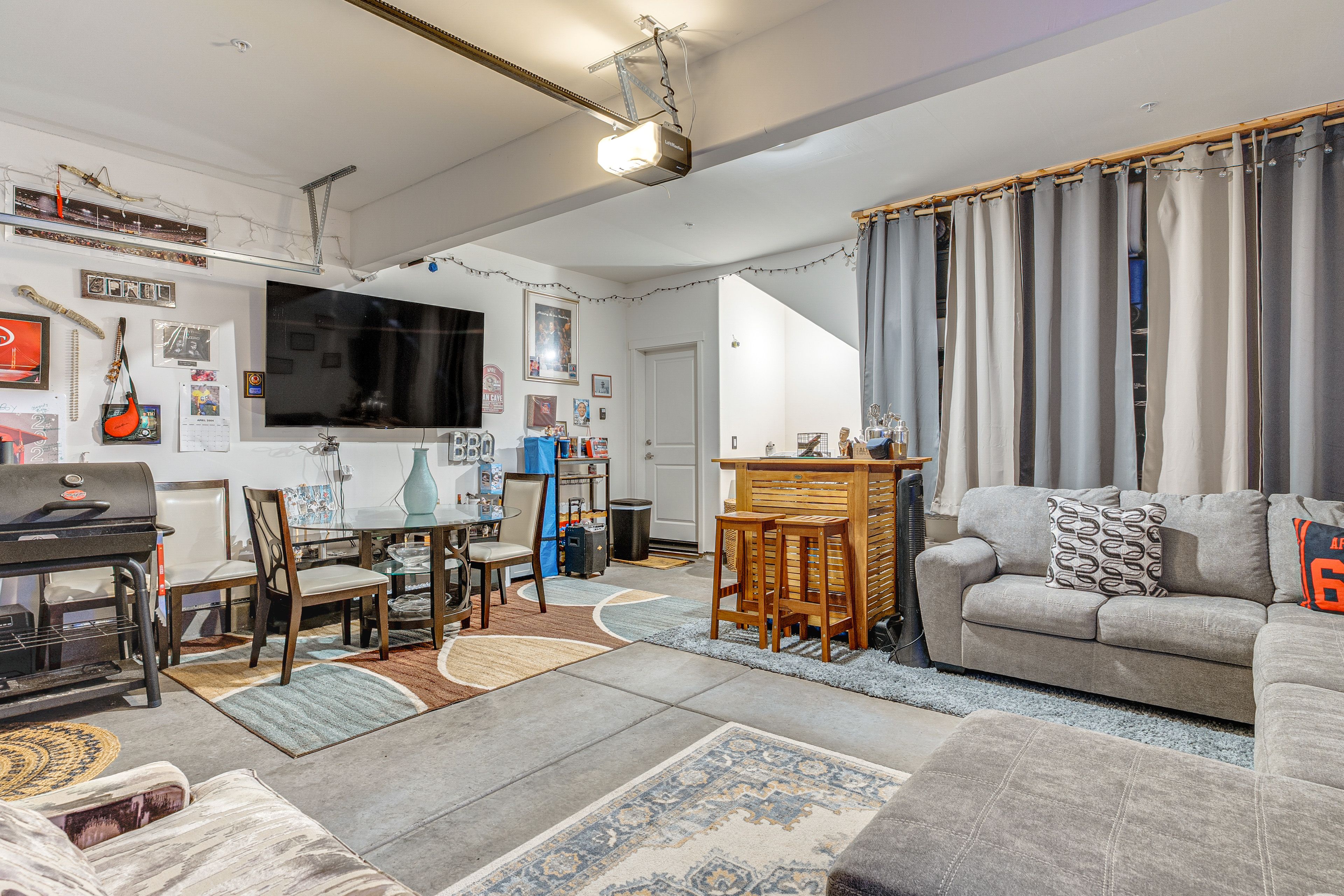 Converted Garage | Lounge Area