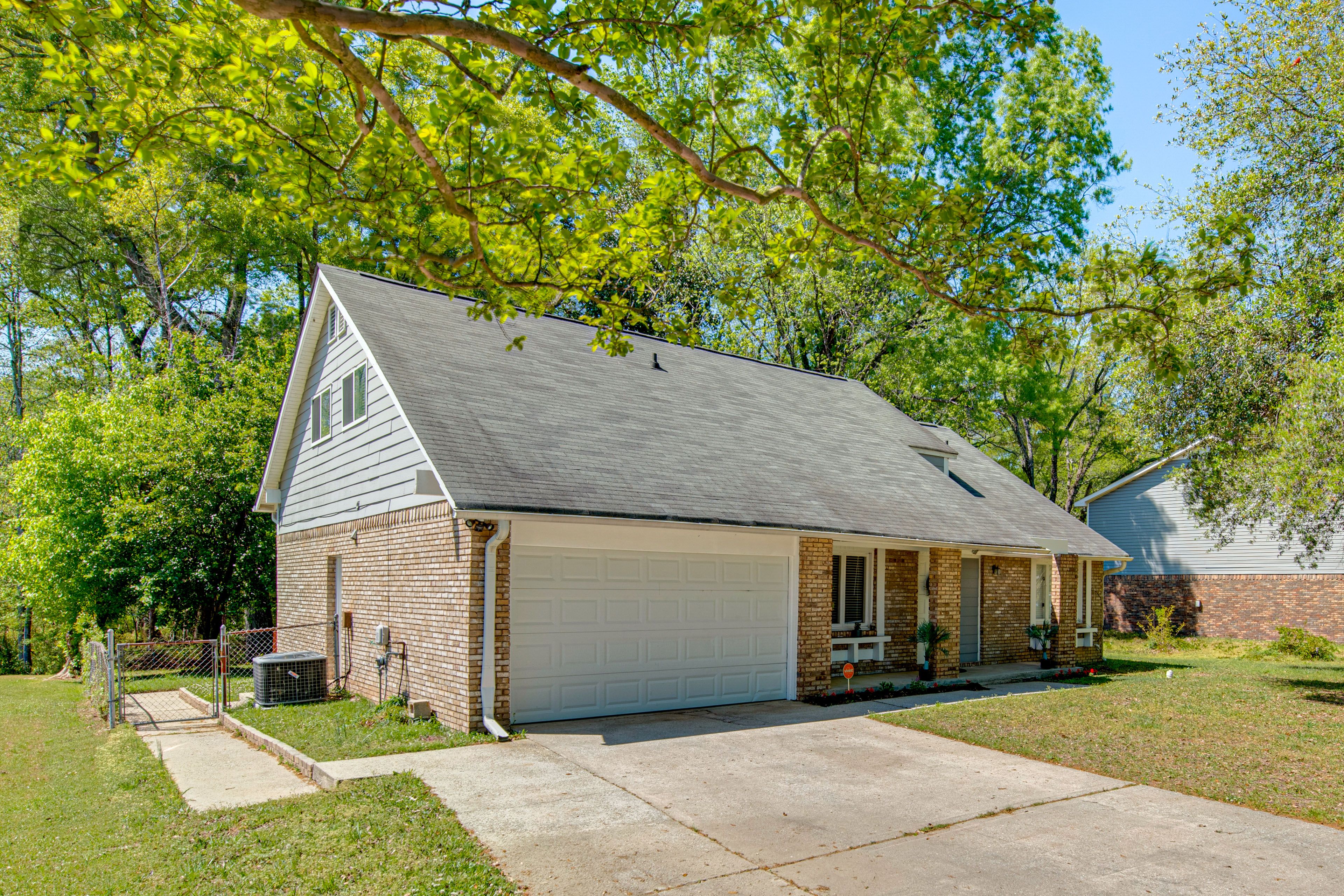 Parking | Driveway (3 Vehicles)