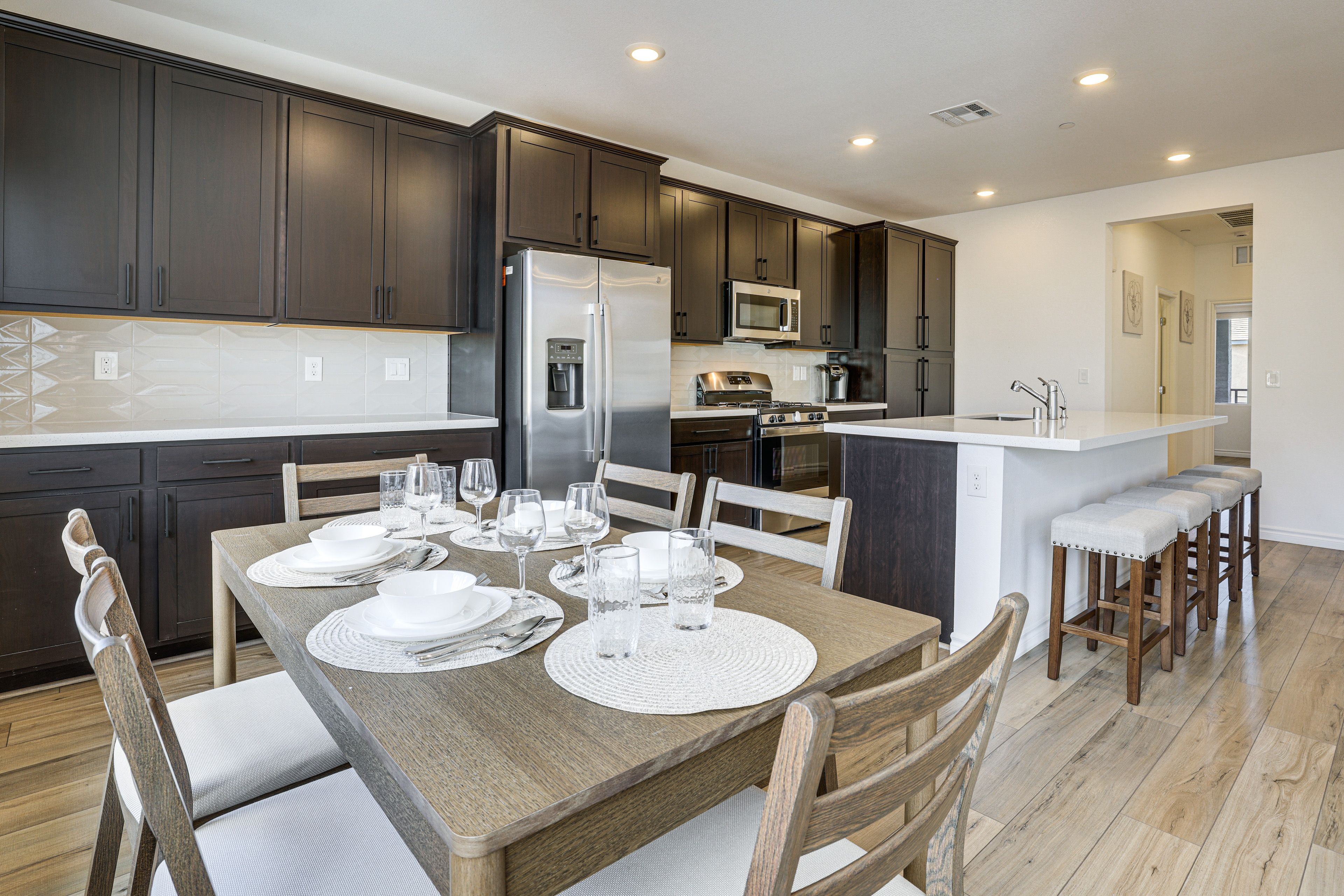 Dining Area | Dishware/Flatware Provided | 2nd Floor