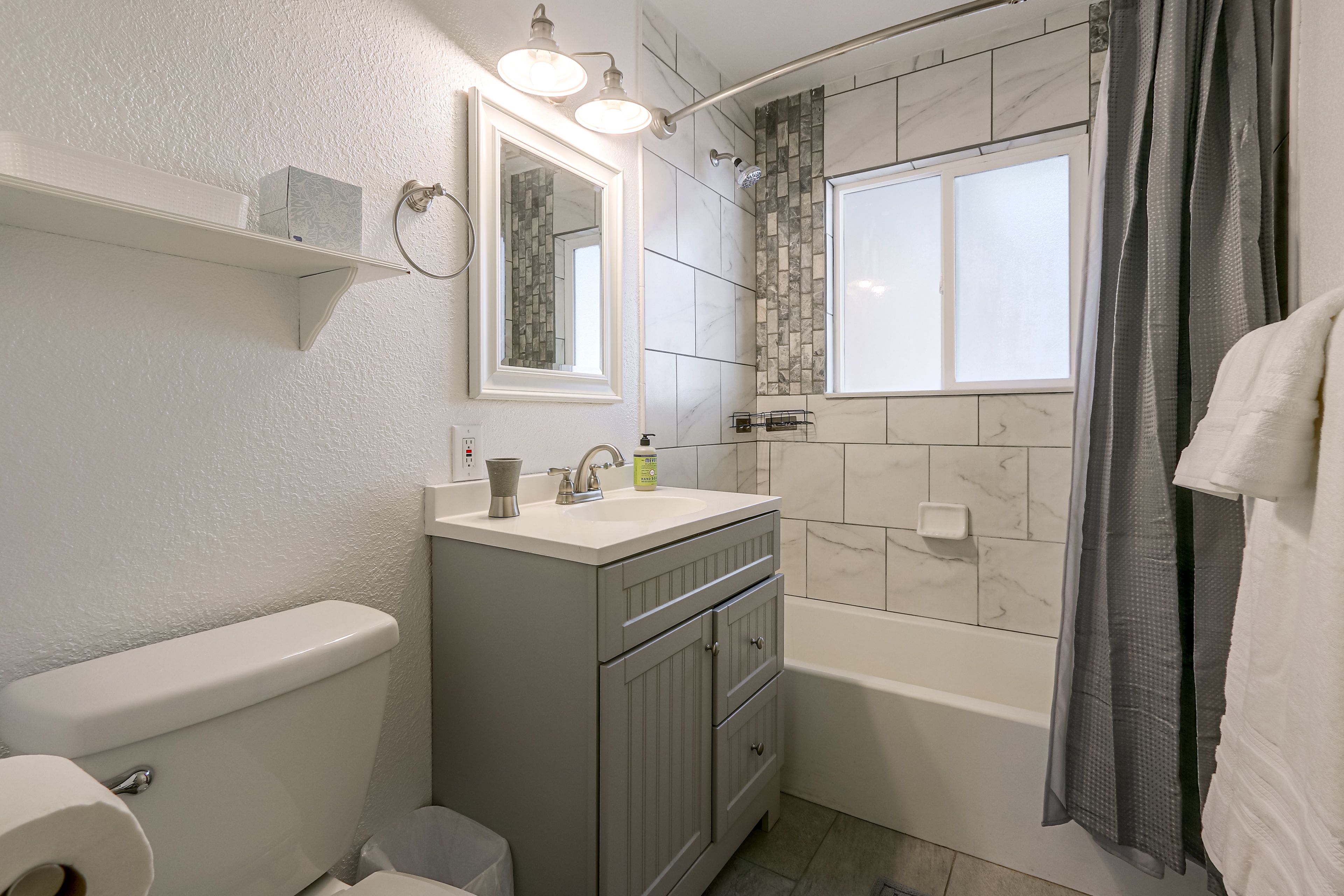 Full Bathroom | Towels & Linens Provided