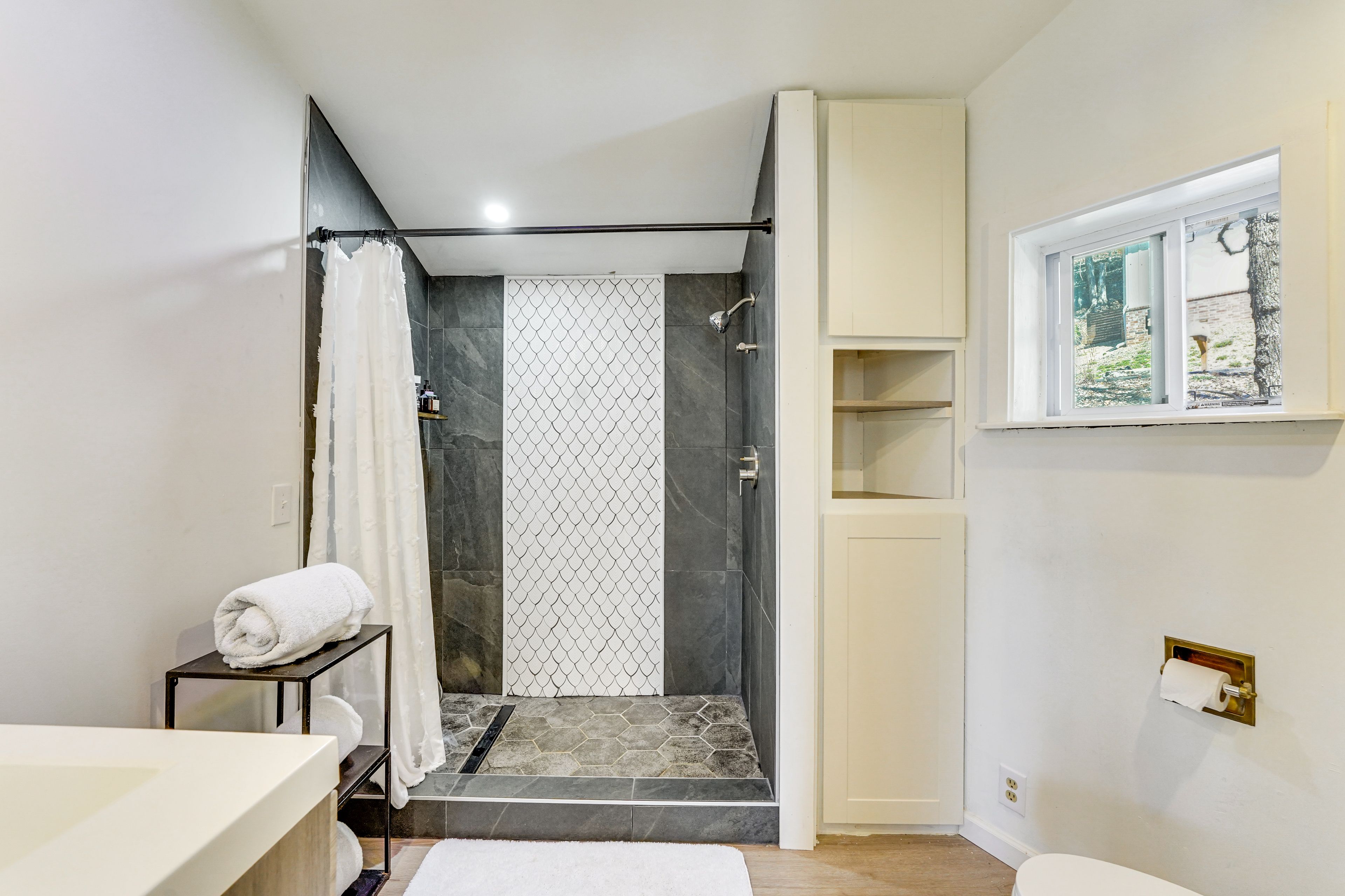 En-Suite Bathroom | 2nd Floor