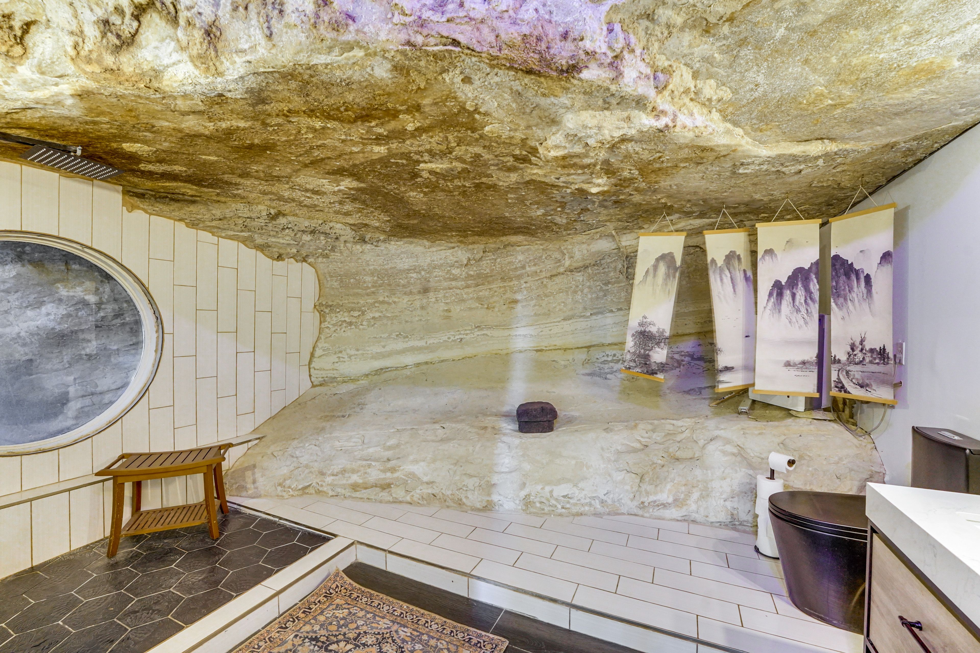 En-Suite Bathroom | 1st Floor