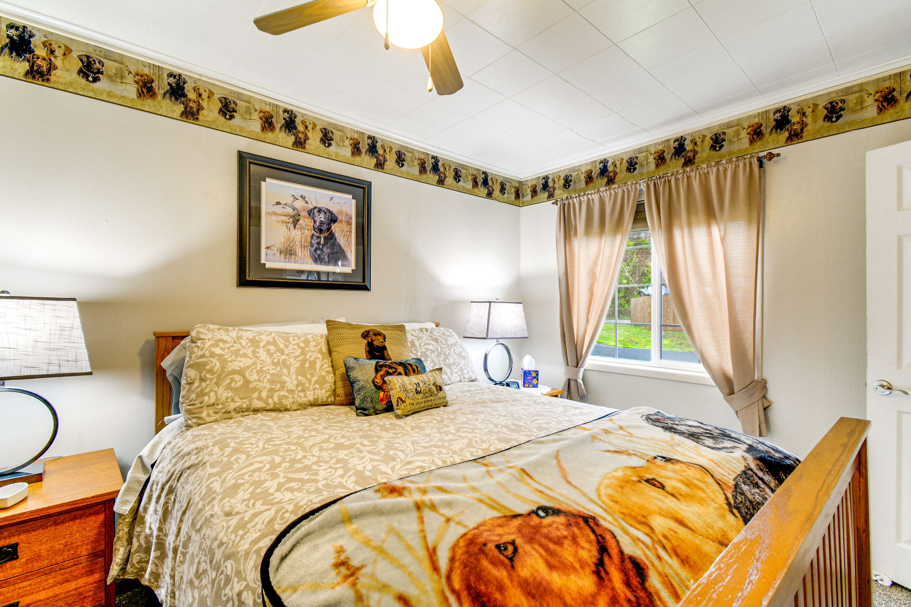 Bedroom 2 | Queen Bed