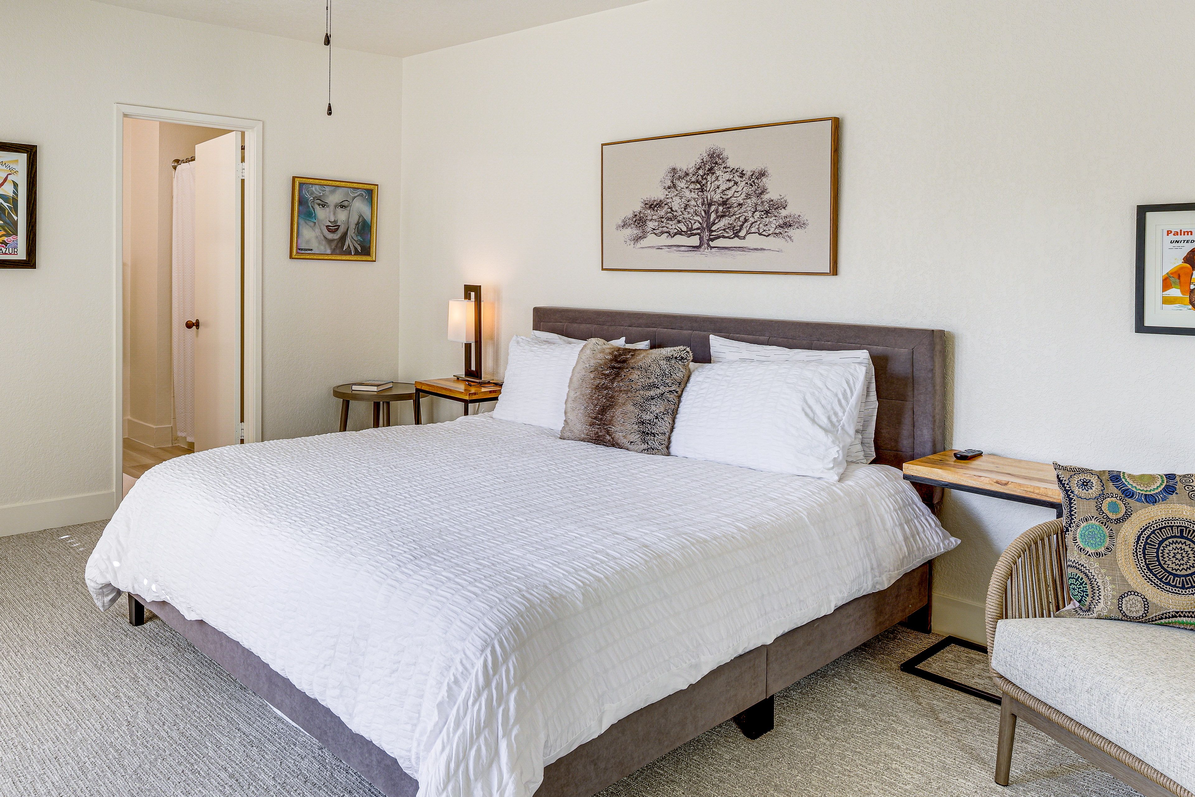 Bedroom | King Bed | En-Suite Bathroom & Balcony | 2nd Floor